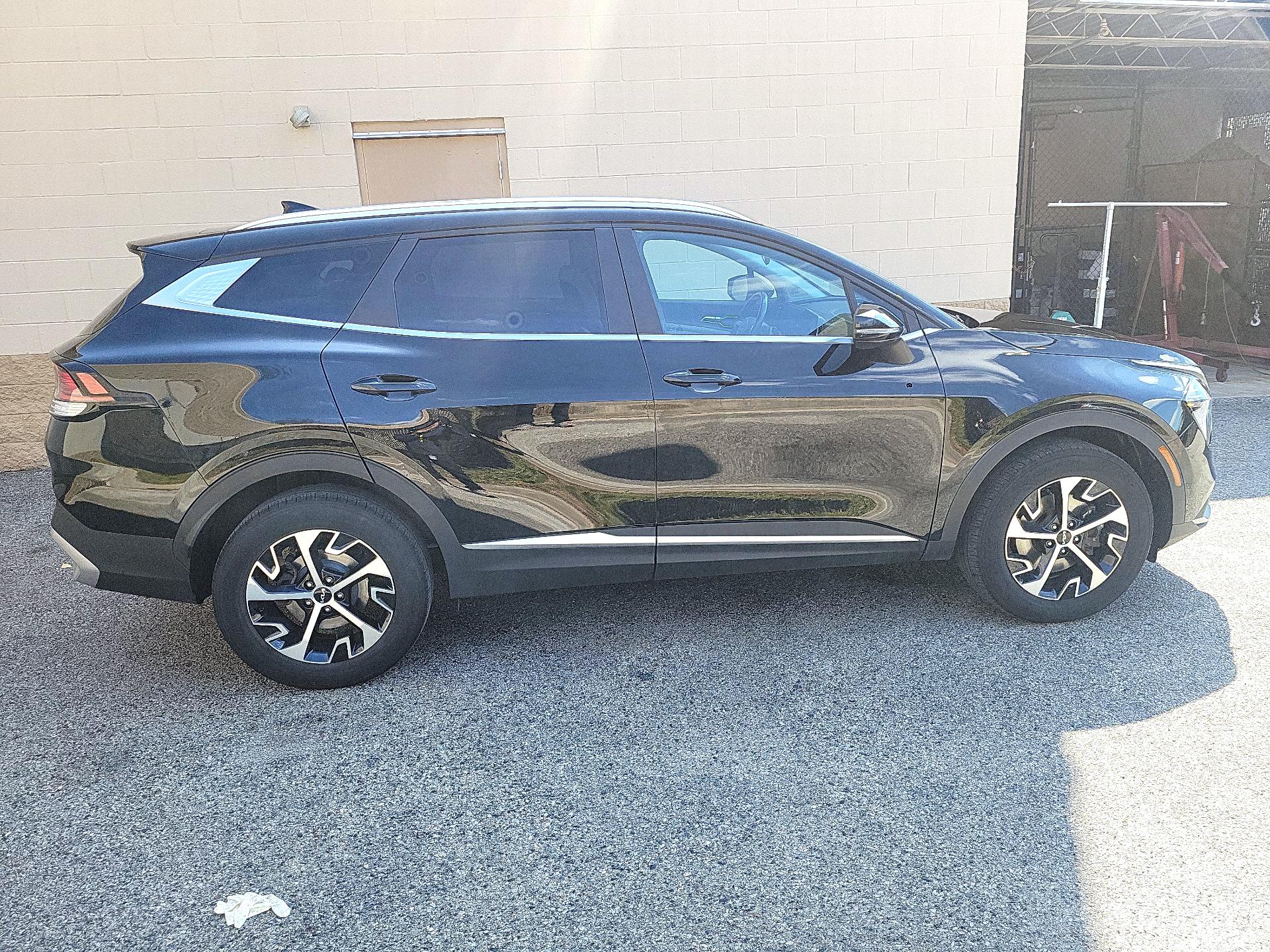 Thumbnail: 2023 Kia Sportage - 4