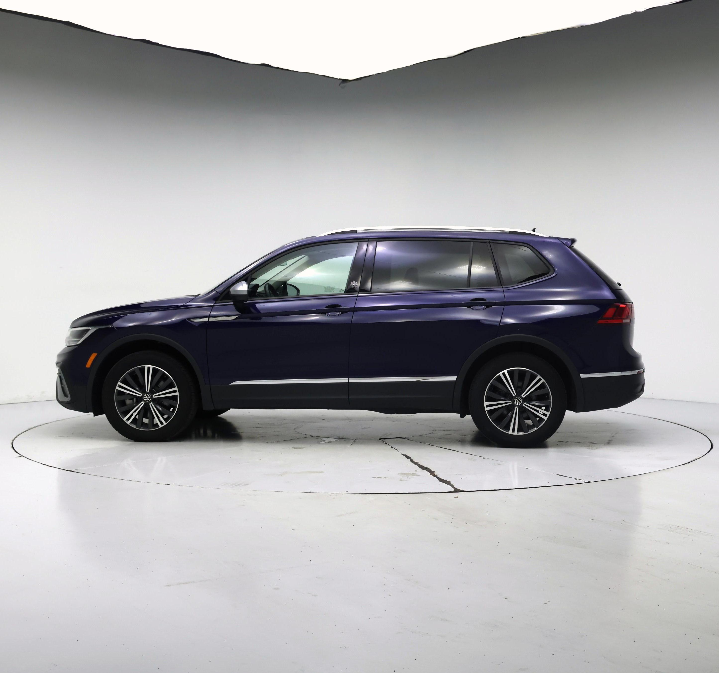 Thumbnail: 2024 Volkswagen Tiguan - 3