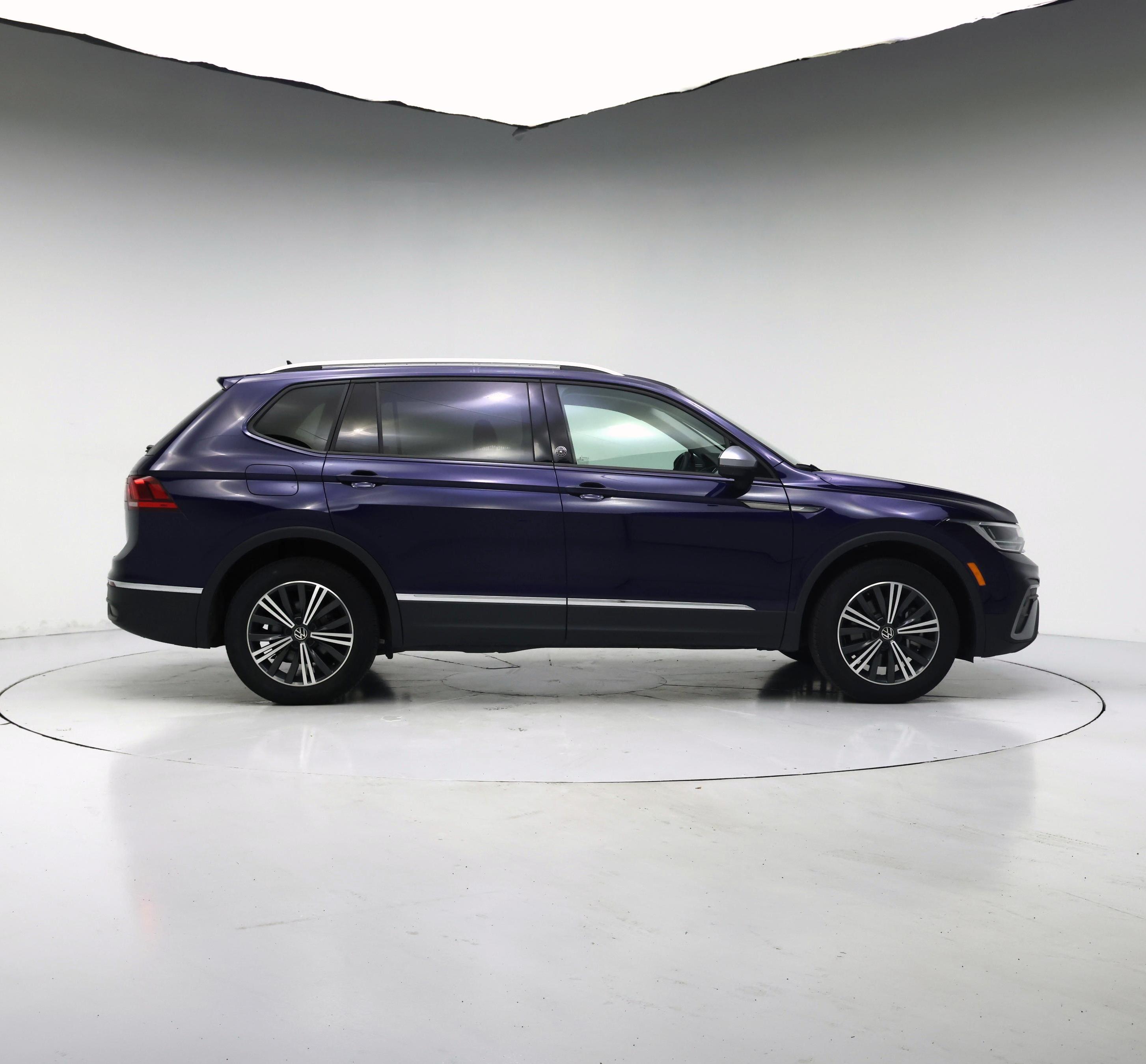 Thumbnail: 2024 Volkswagen Tiguan - 7