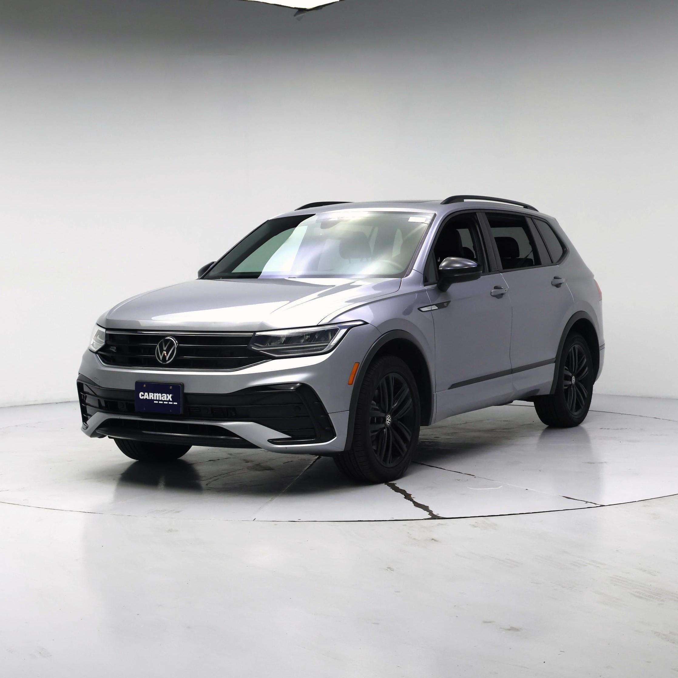 Thumbnail: 2022 Volkswagen Tiguan - 4