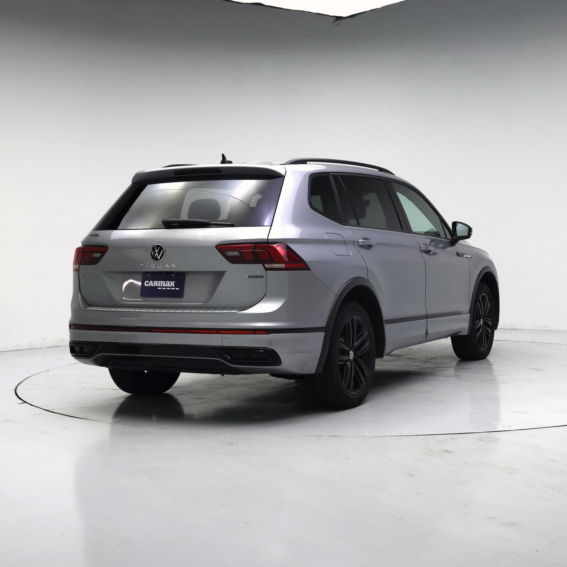Thumbnail: 2022 Volkswagen Tiguan - 8