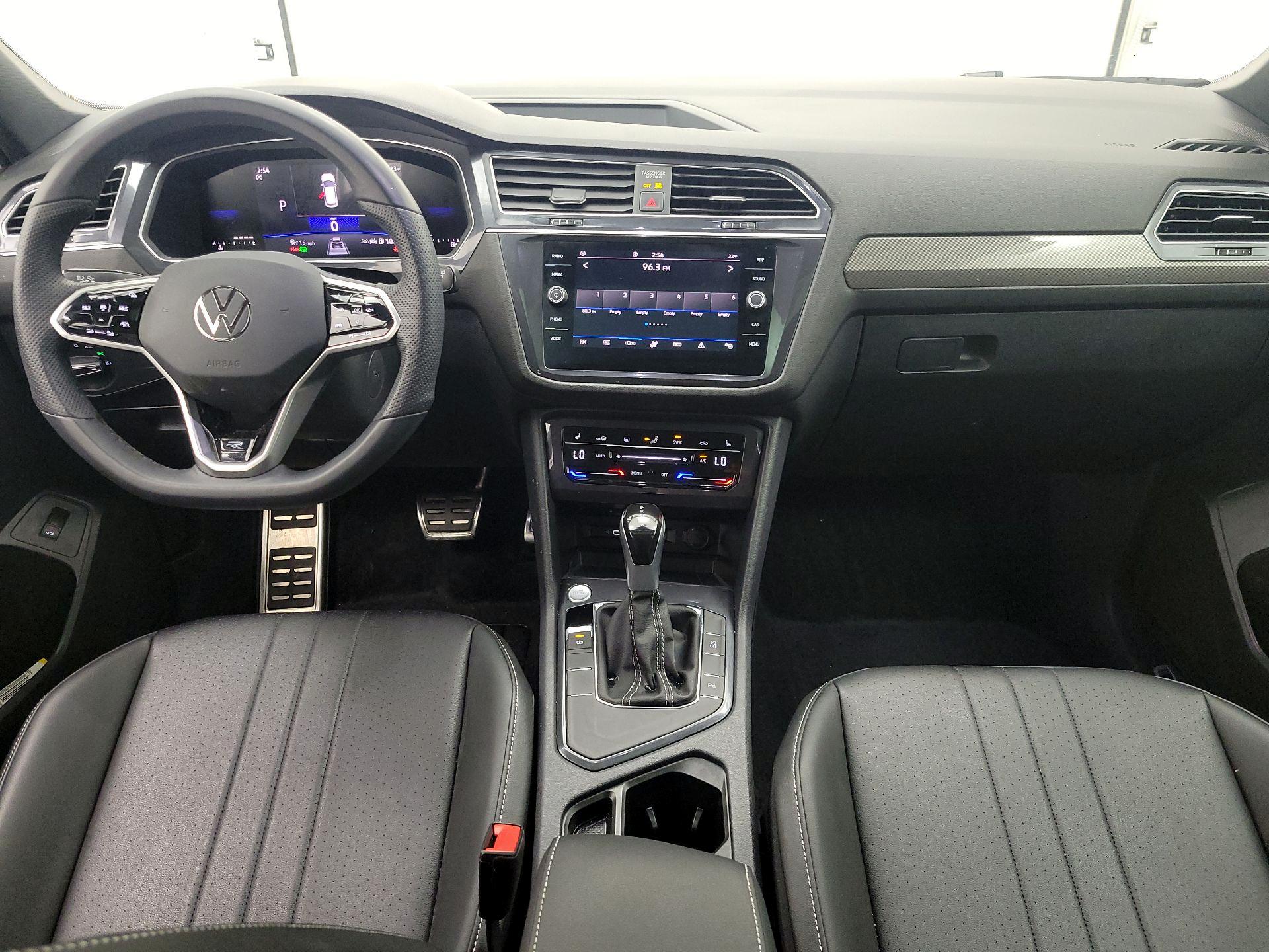 Thumbnail: 2024 Volkswagen Tiguan - 9