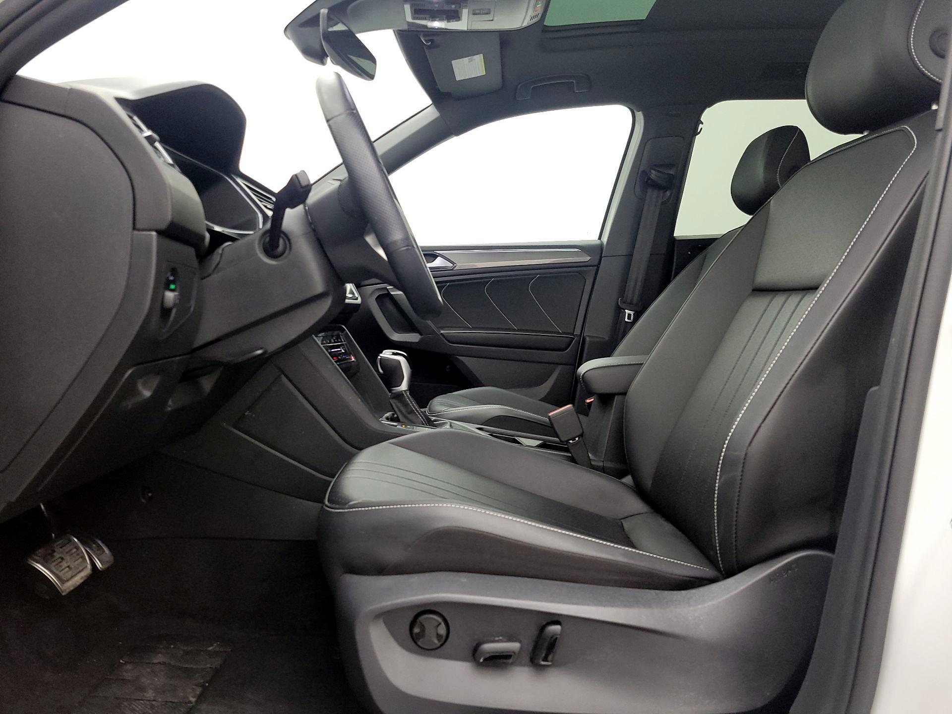 Thumbnail: 2024 Volkswagen Tiguan - 11