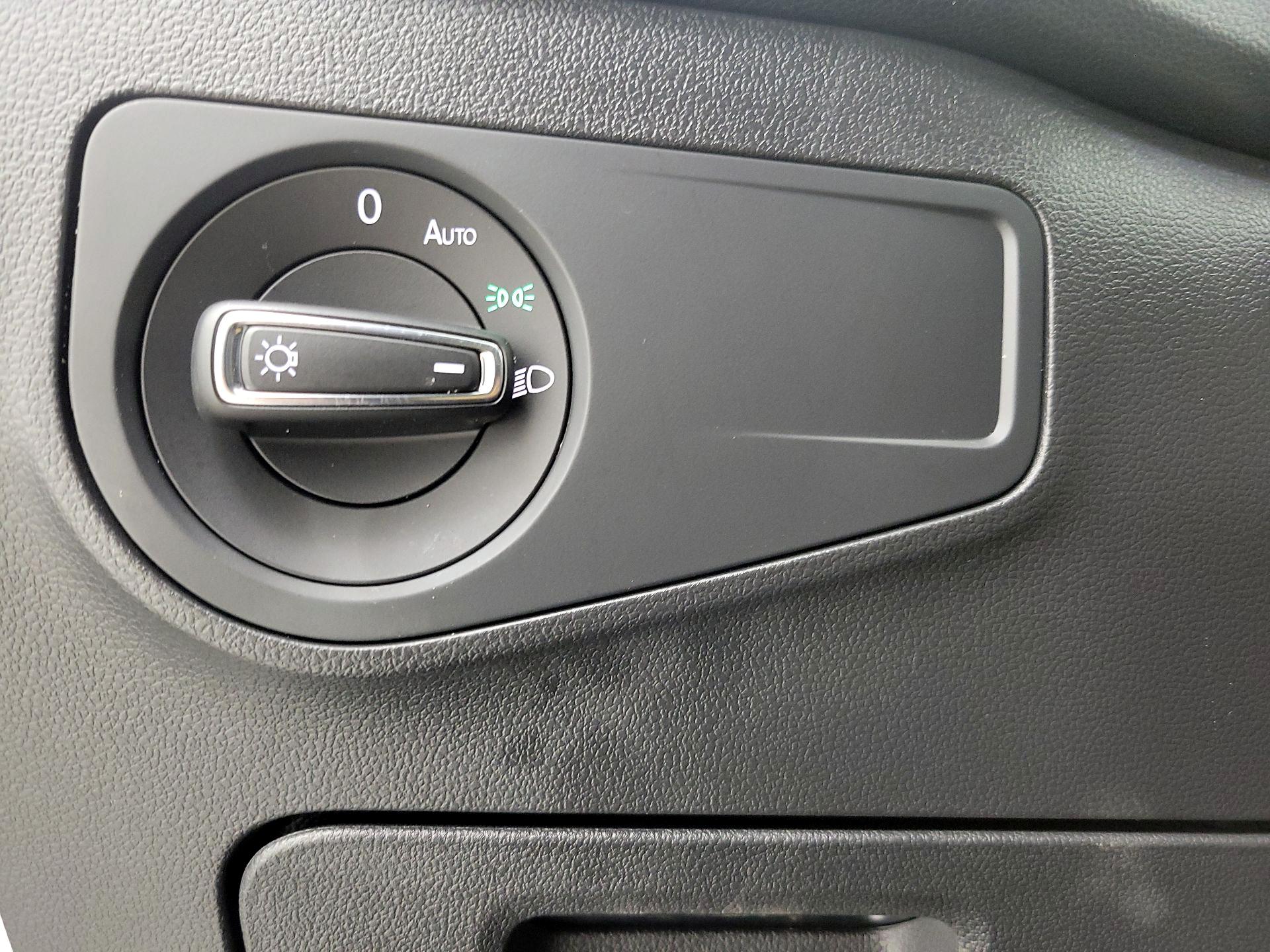 Thumbnail: 2024 Volkswagen Tiguan - 13