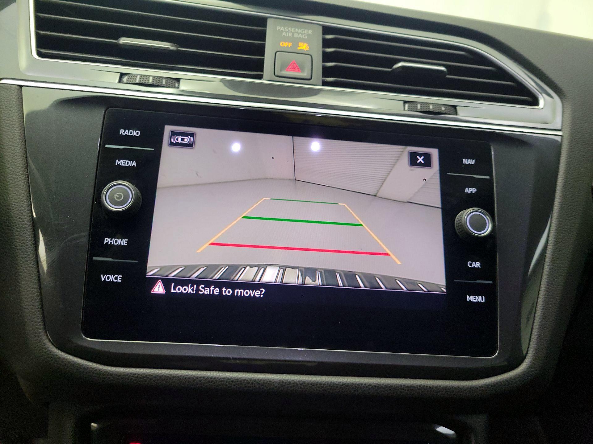 Thumbnail: 2022 Volkswagen Tiguan - 12