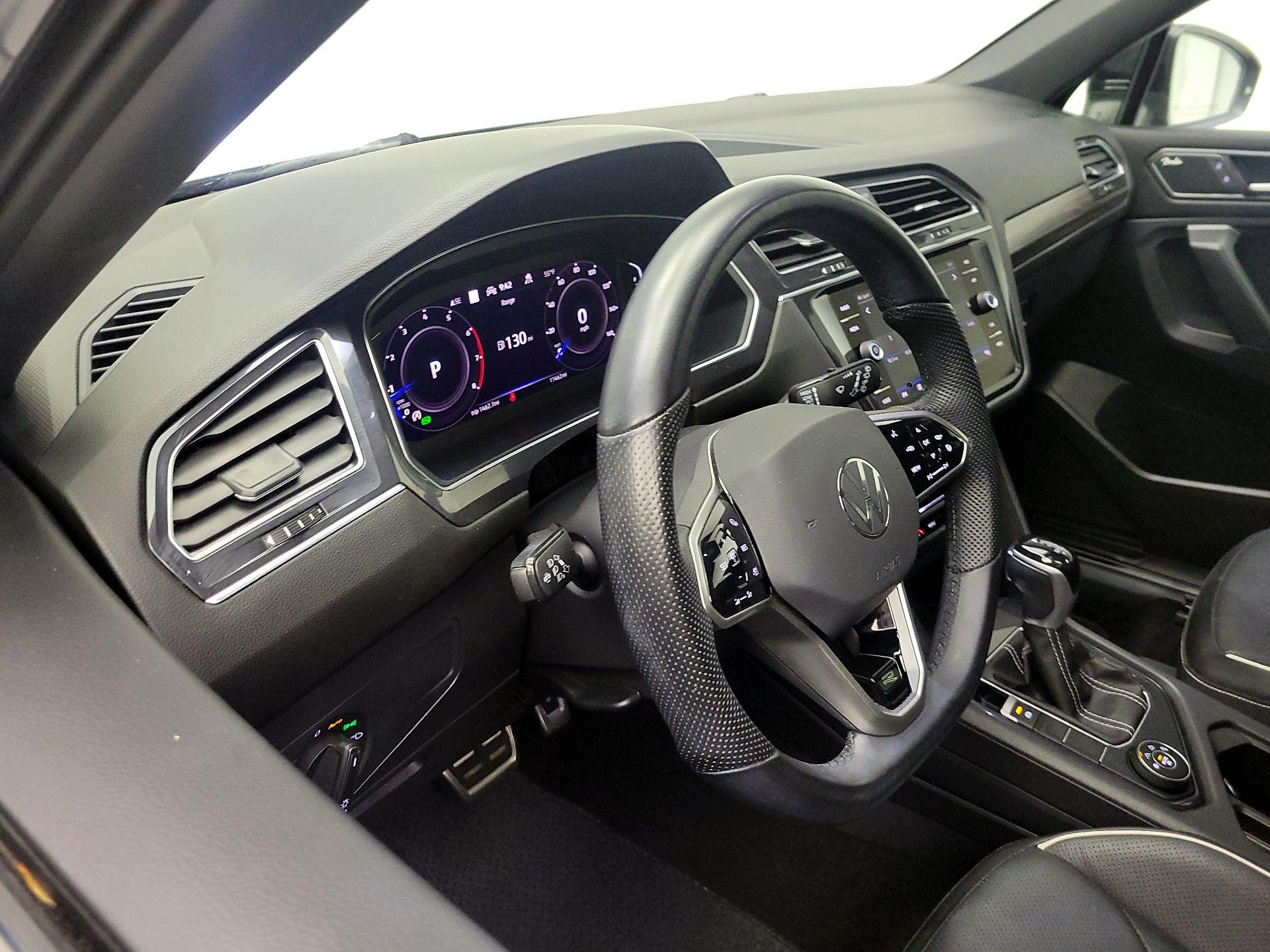 Thumbnail: 2022 Volkswagen Tiguan - 8