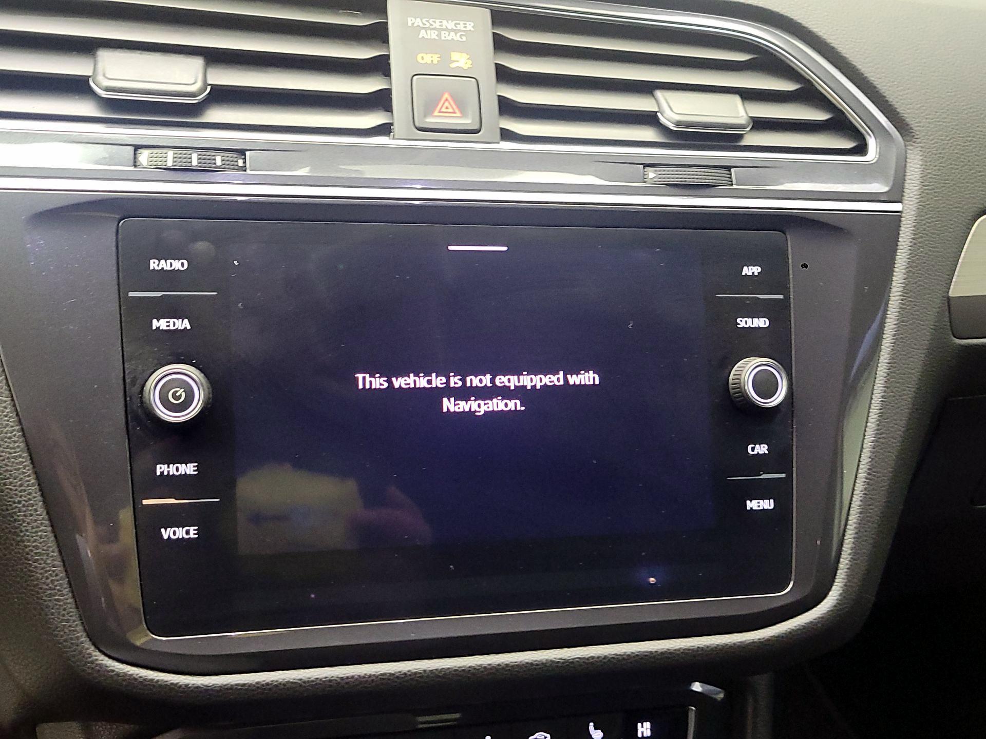 Thumbnail: 2021 Volkswagen Tiguan - 12