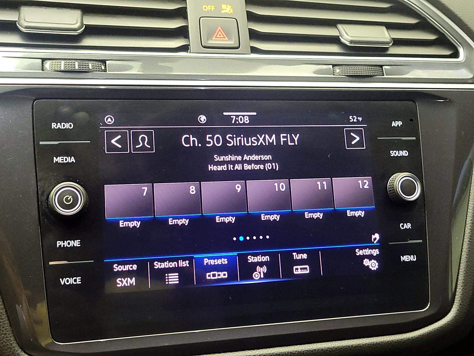 Thumbnail: 2021 Volkswagen Tiguan - 14