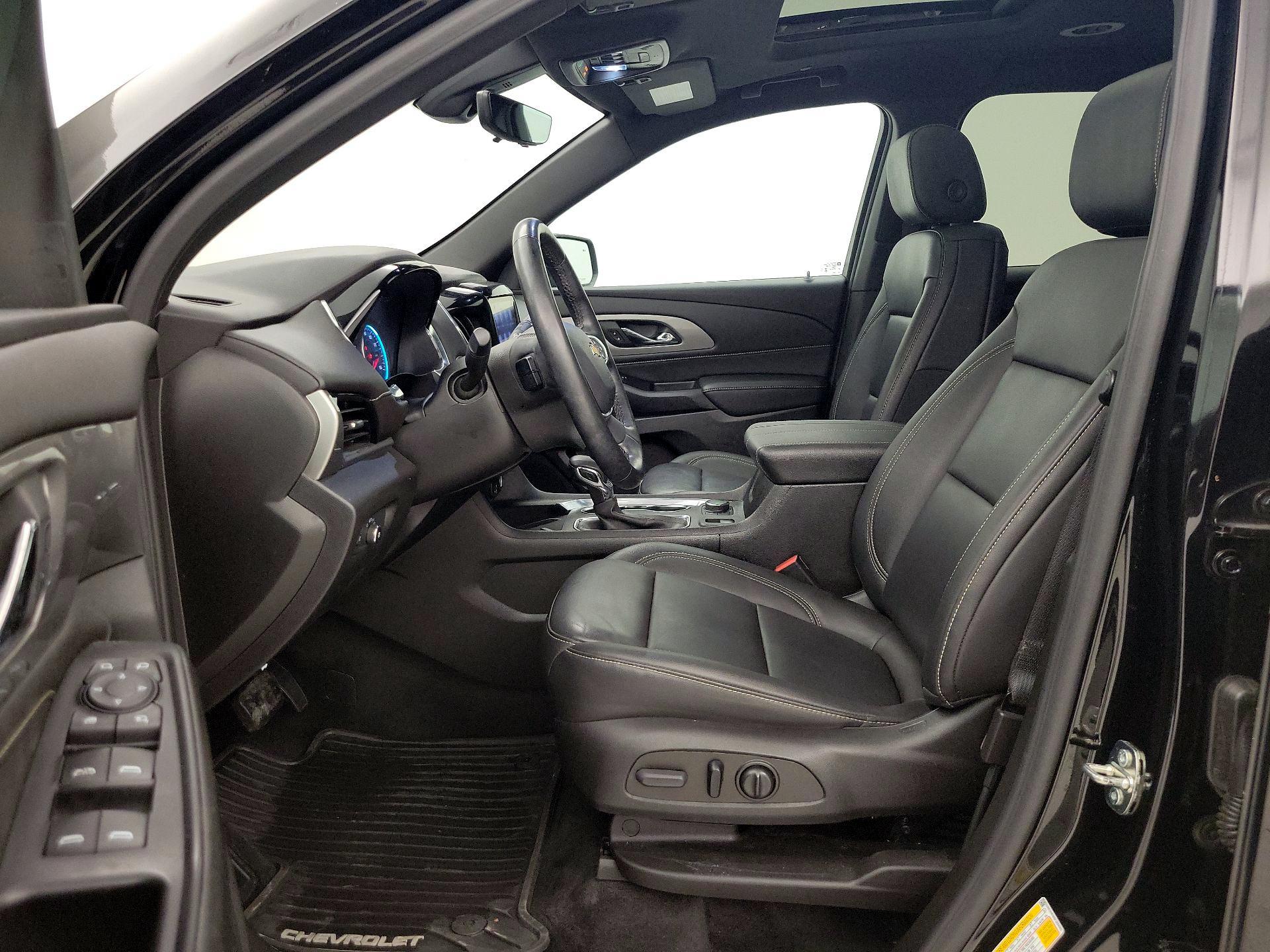 Thumbnail: 2023 Chevrolet Traverse - 11