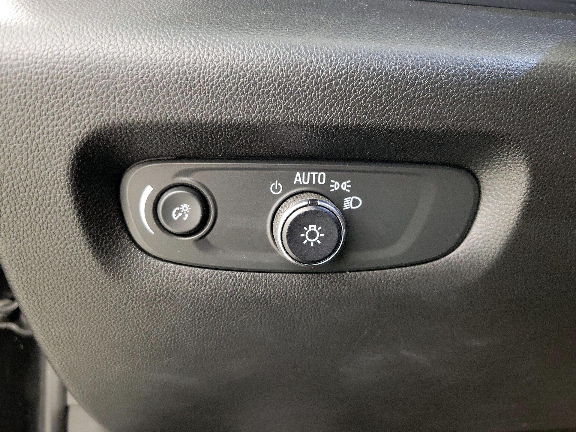 Thumbnail: 2023 Chevrolet Traverse - 13