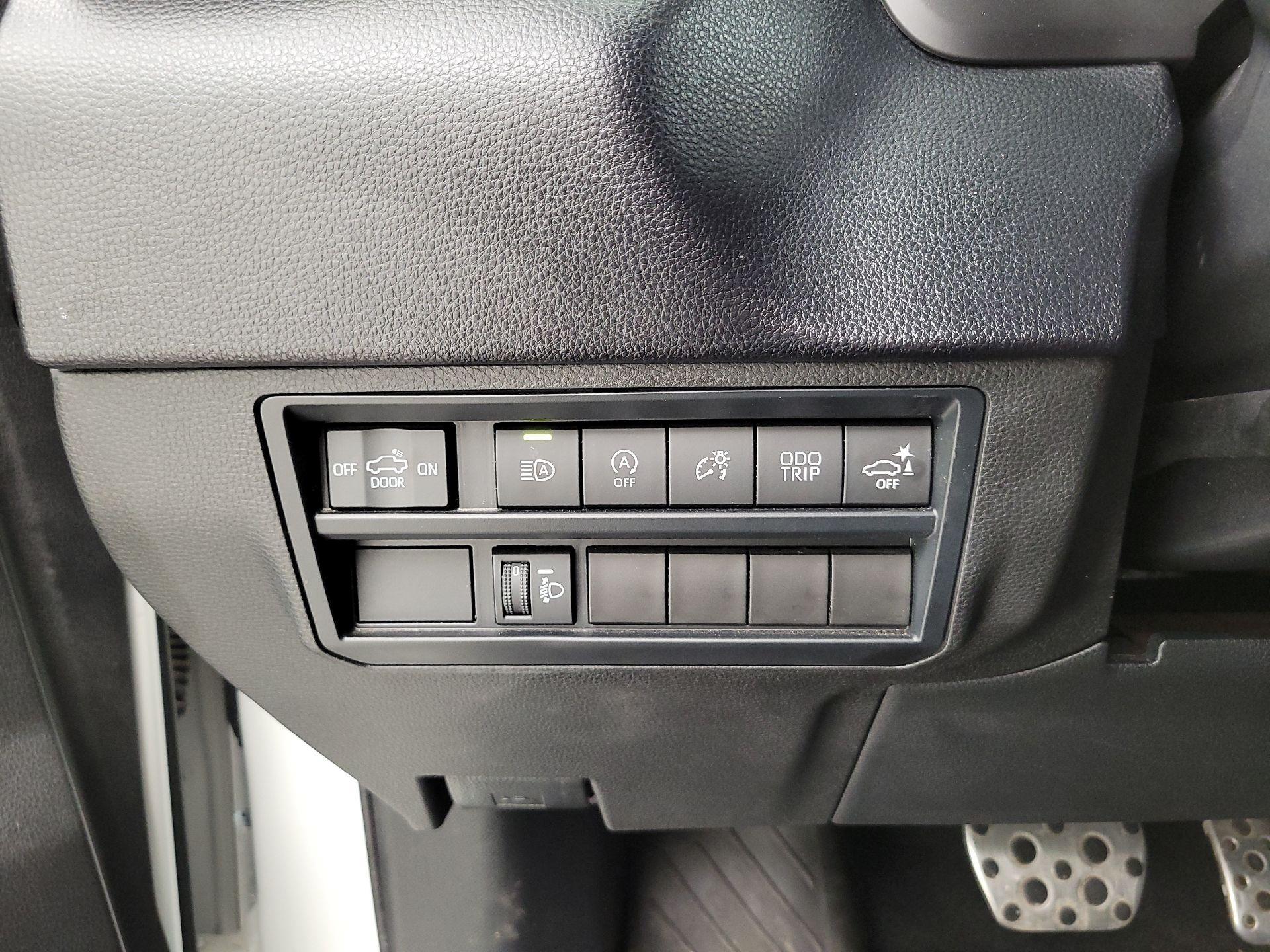 Thumbnail: 2023 Toyota Tundra - 11