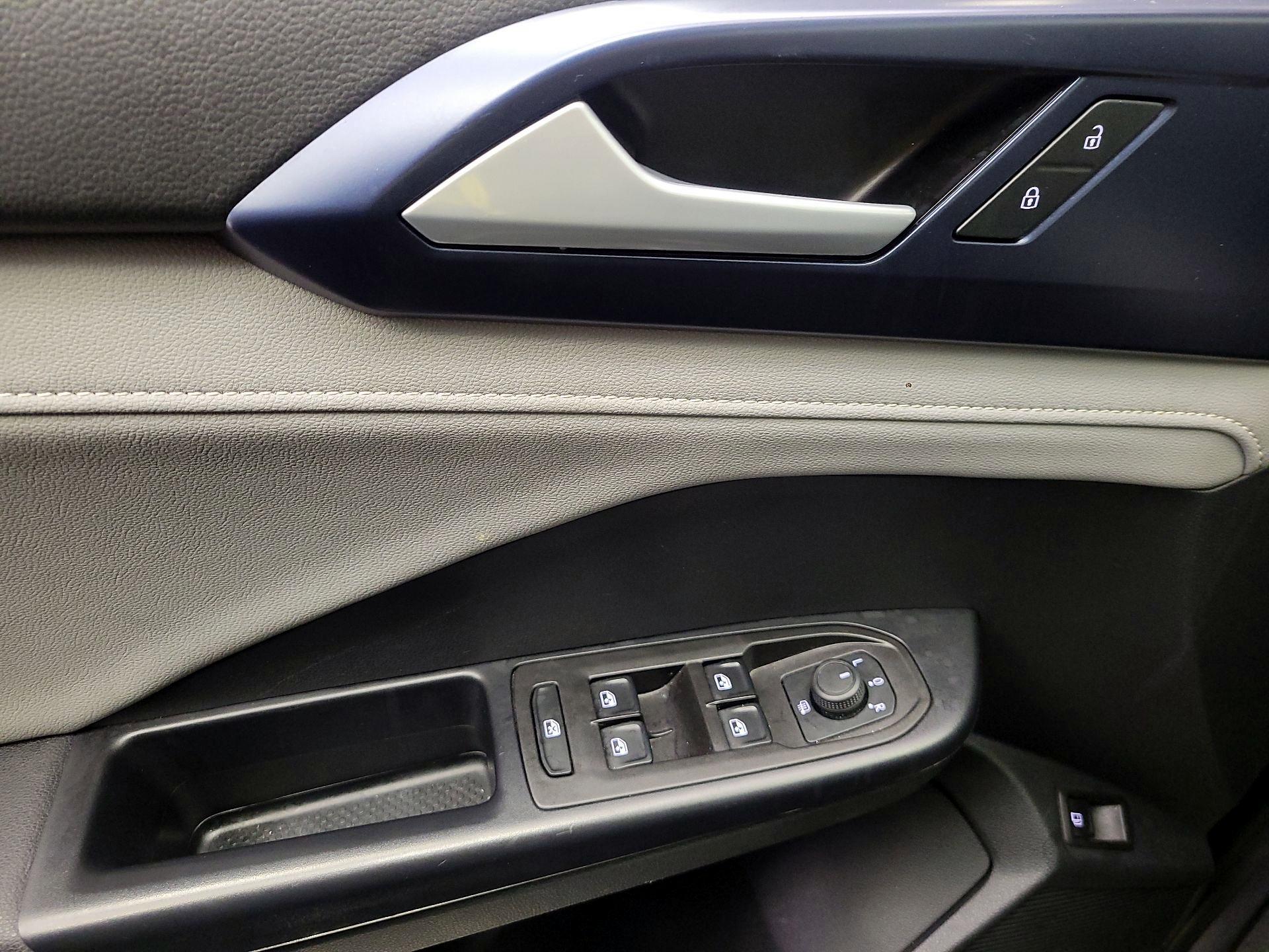 Thumbnail: 2024 Volkswagen Taos - 10