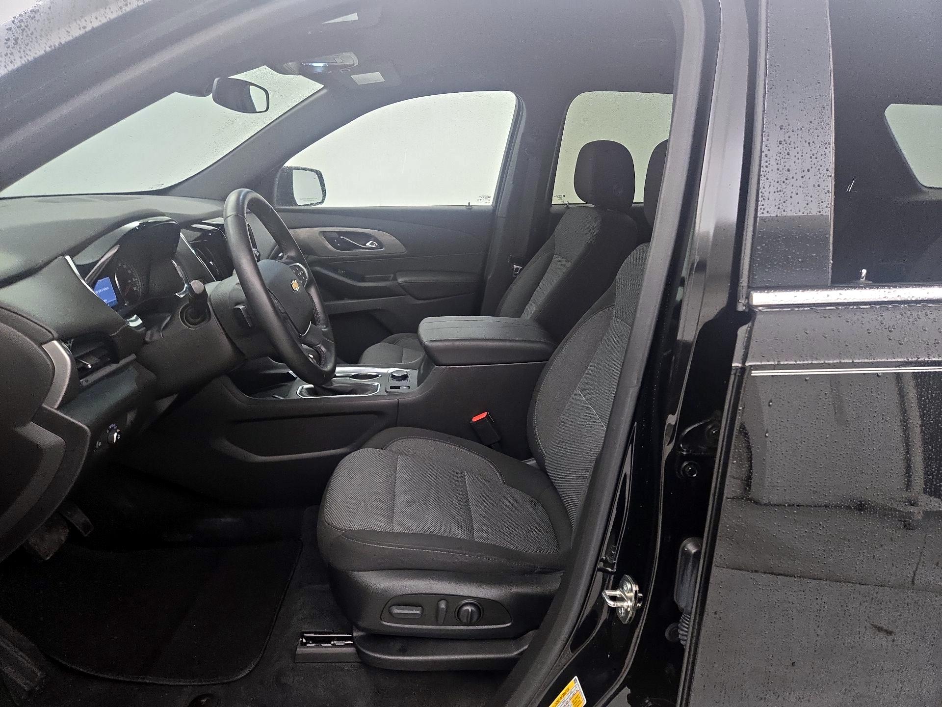 Thumbnail: 2023 Chevrolet Traverse - 11