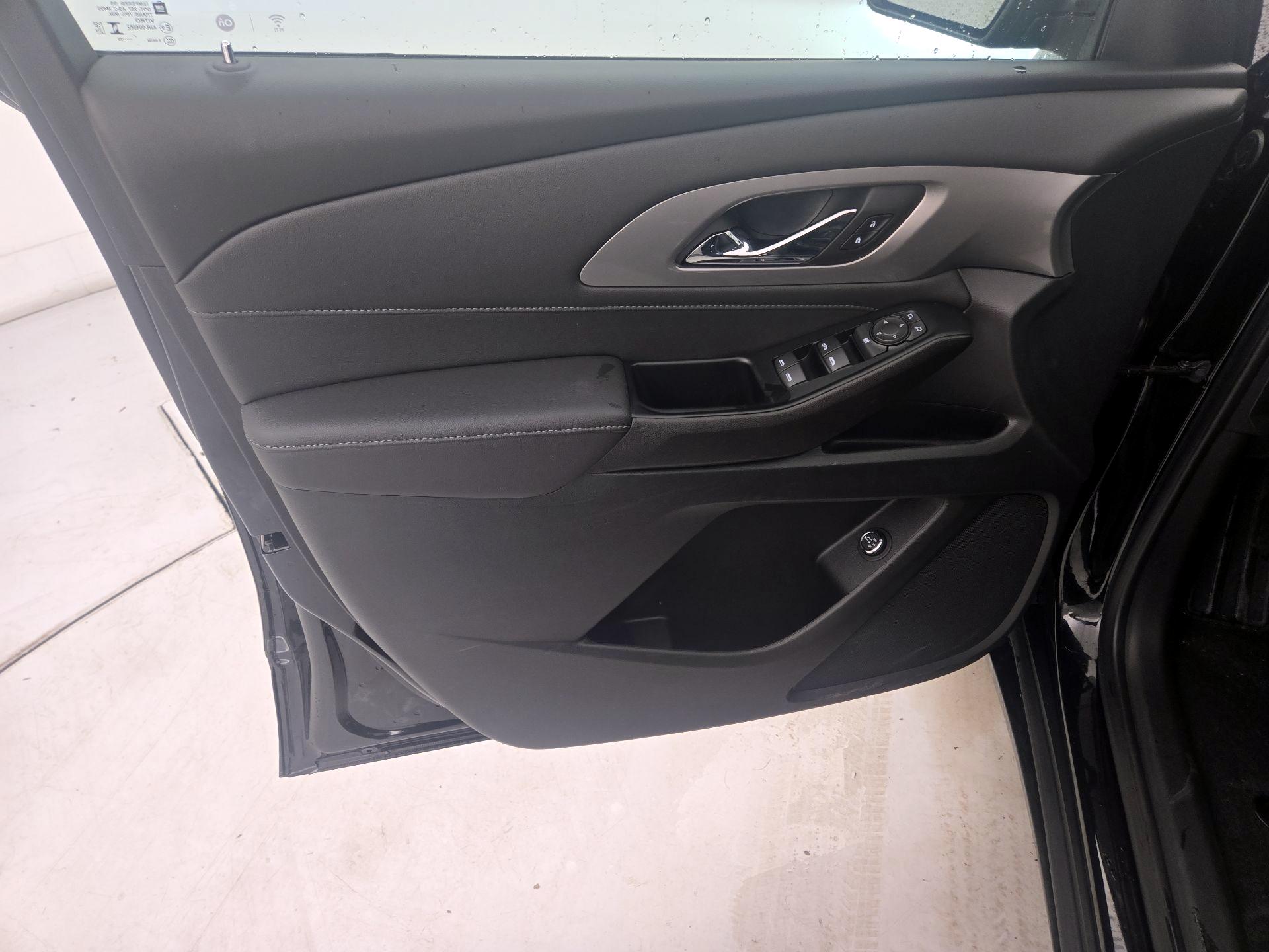 Thumbnail: 2023 Chevrolet Traverse - 12