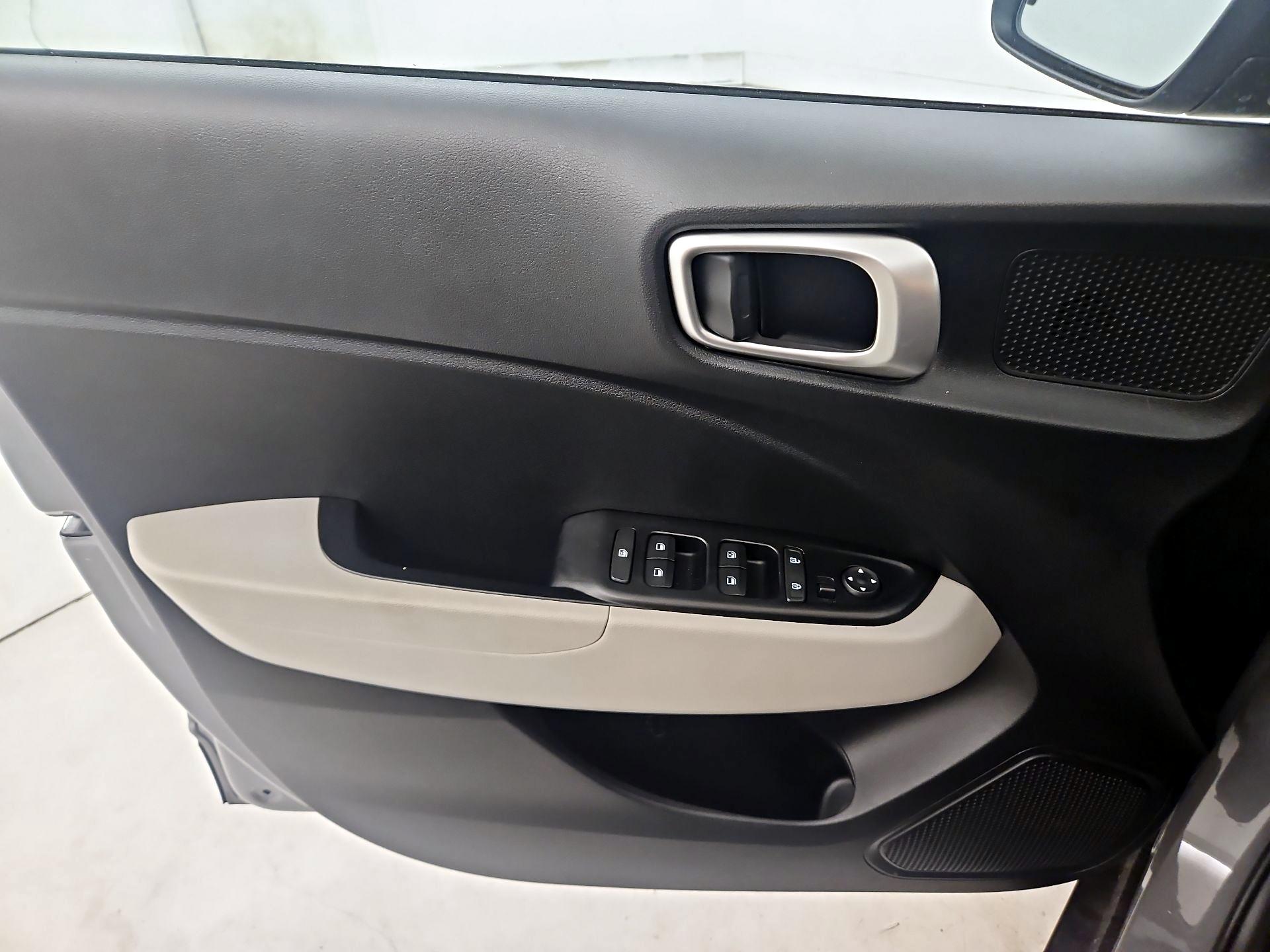 Thumbnail: 2022 Hyundai Venue - 12