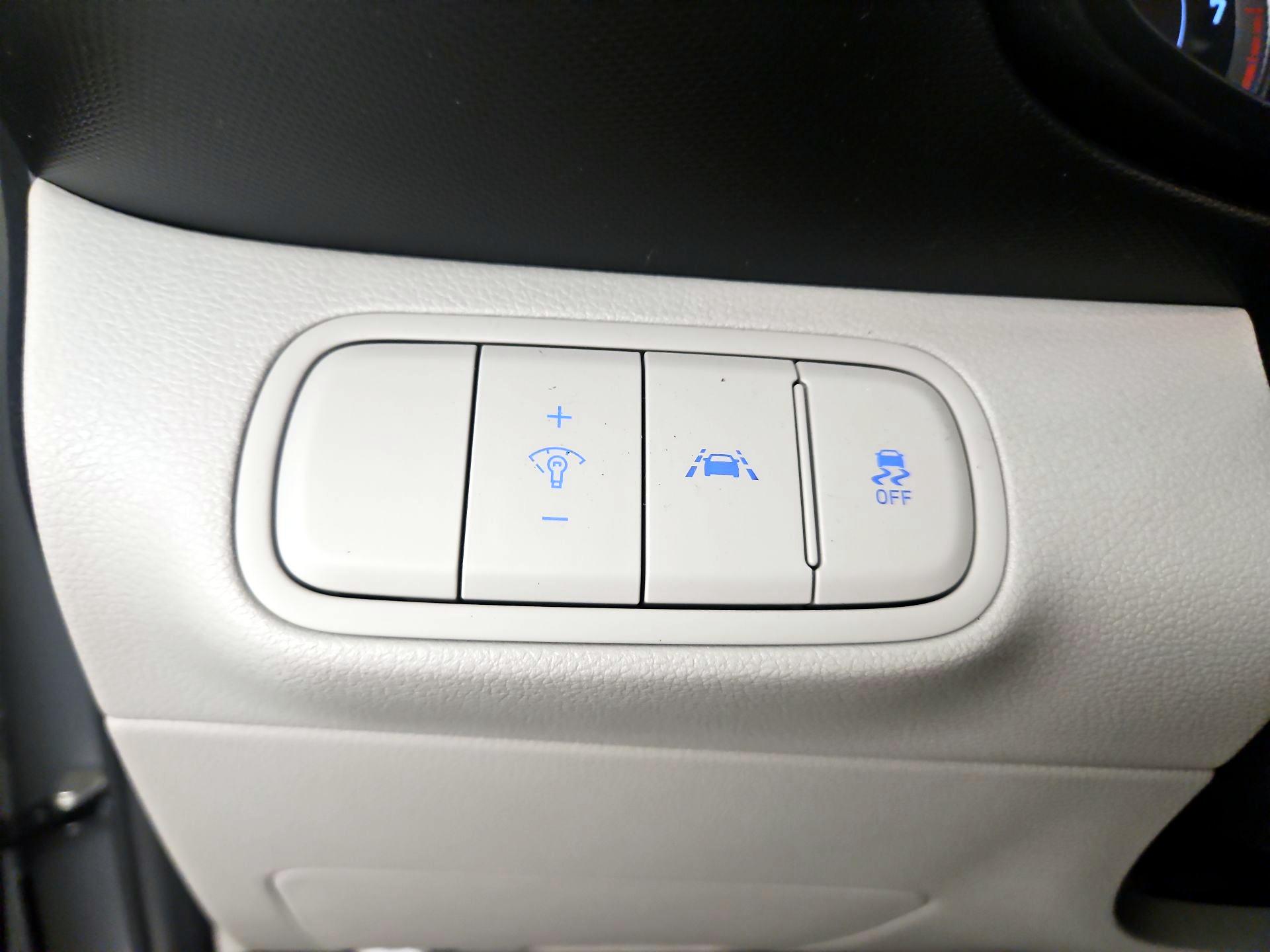 Thumbnail: 2022 Hyundai Venue - 13