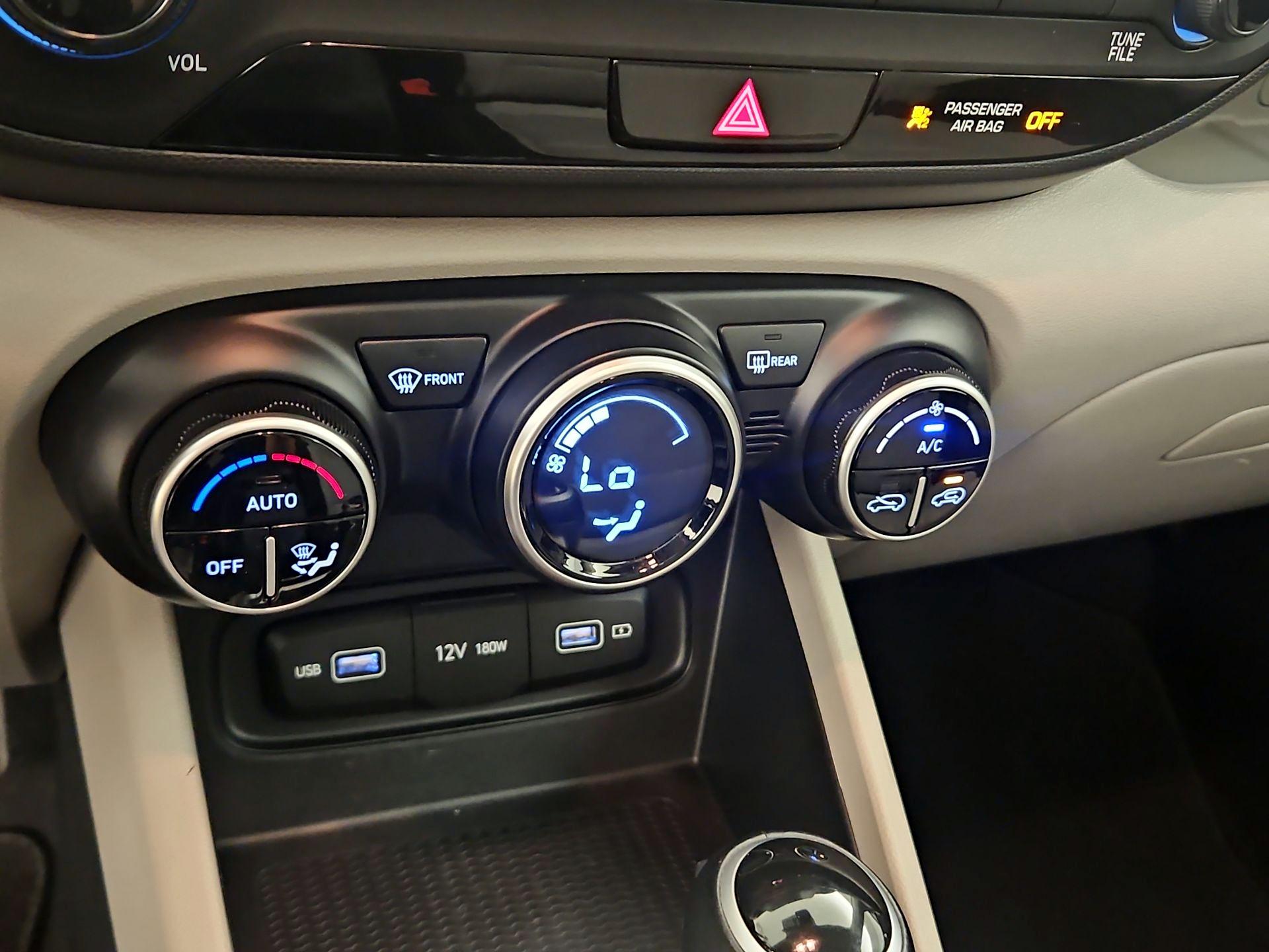 Thumbnail: 2022 Hyundai Venue - 16