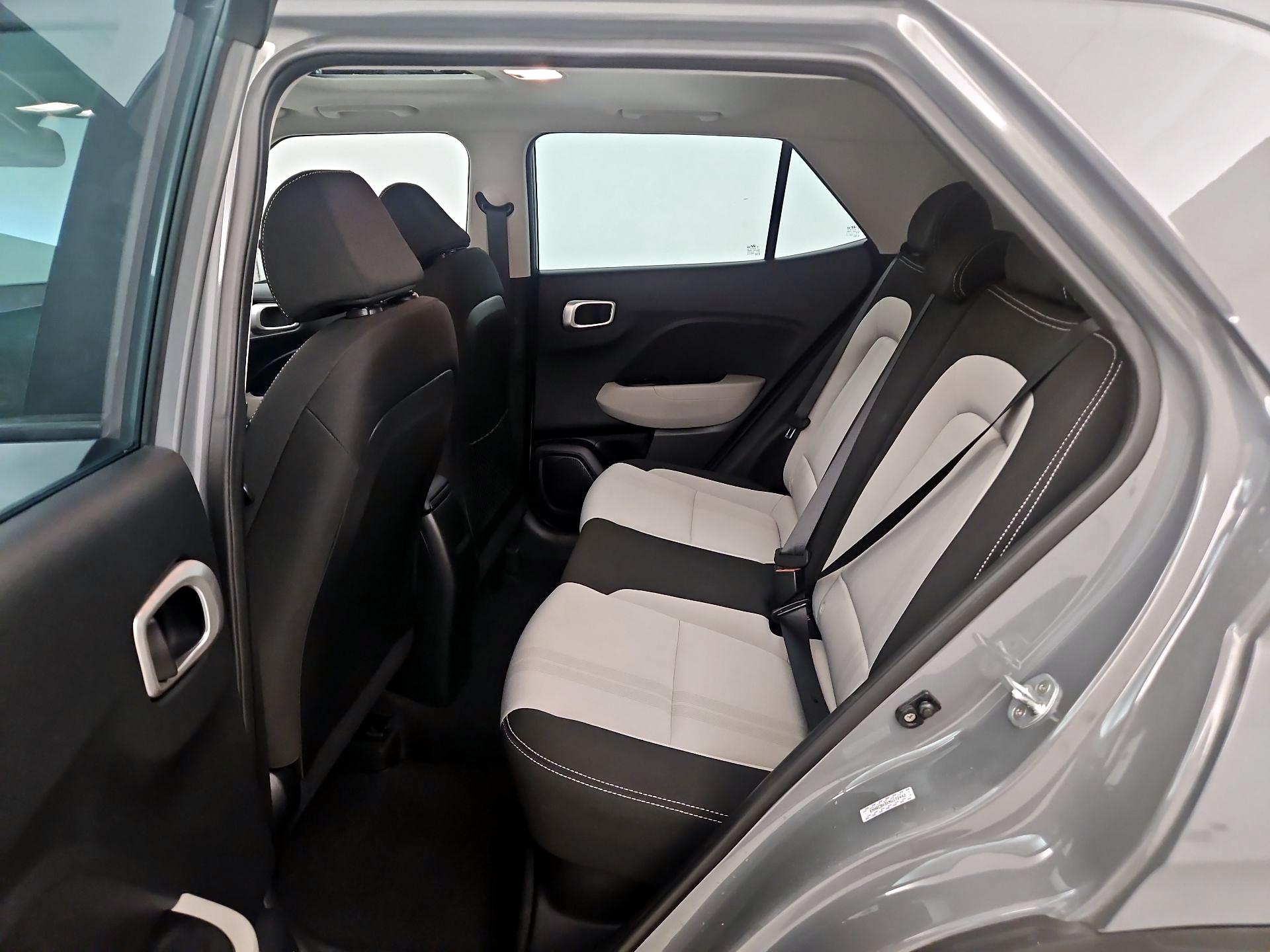 Thumbnail: 2022 Hyundai Venue - 20