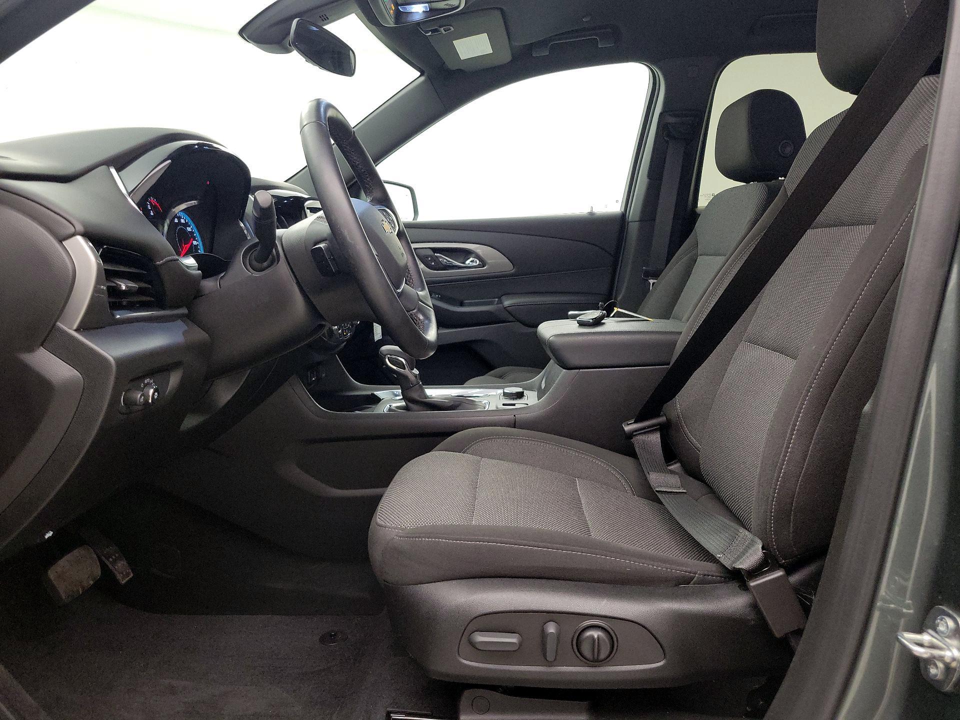 Thumbnail: 2023 Chevrolet Traverse - 11