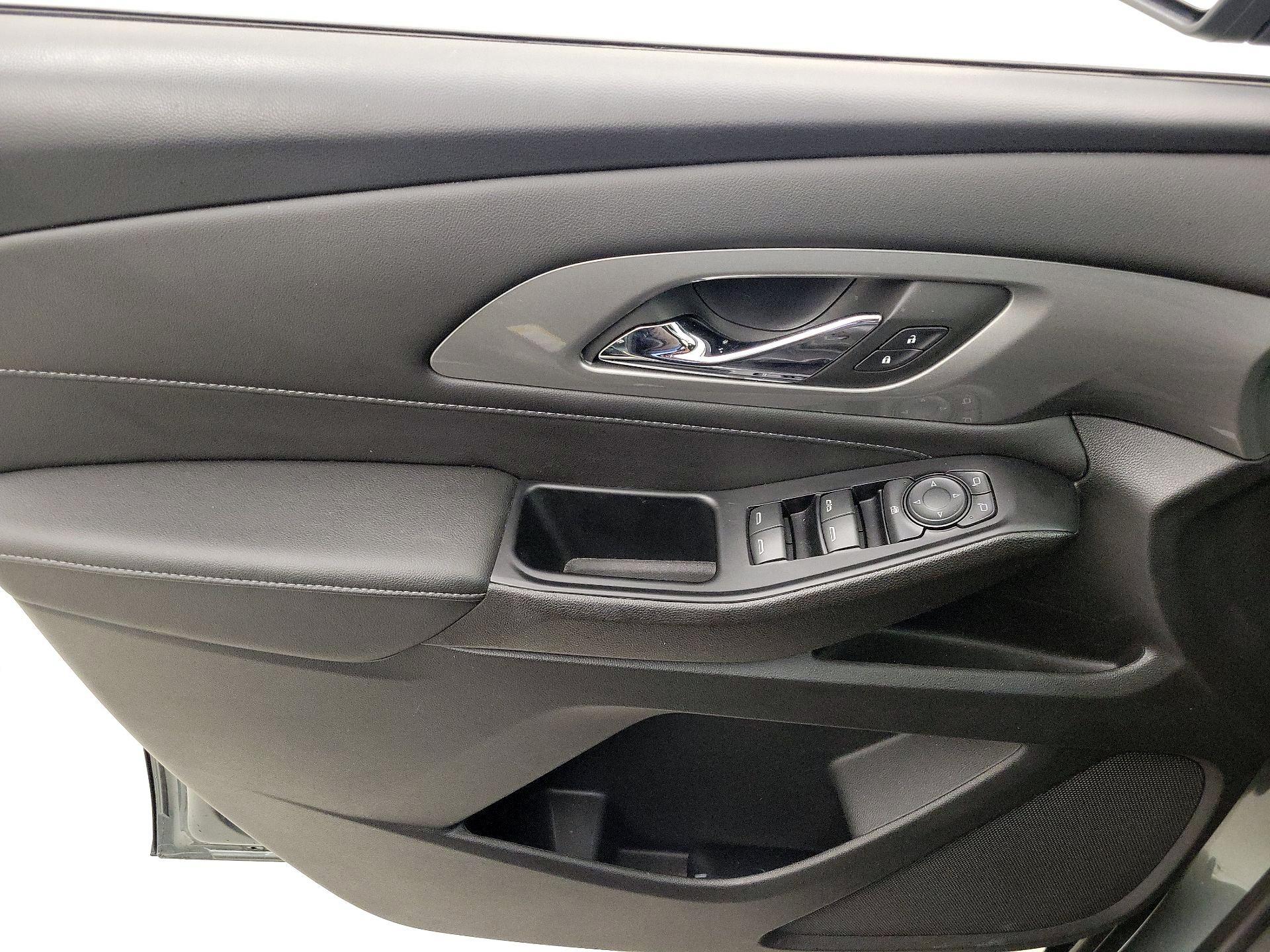 Thumbnail: 2023 Chevrolet Traverse - 12