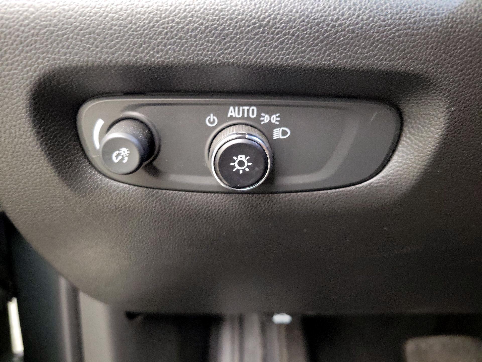 Thumbnail: 2023 Chevrolet Traverse - 13