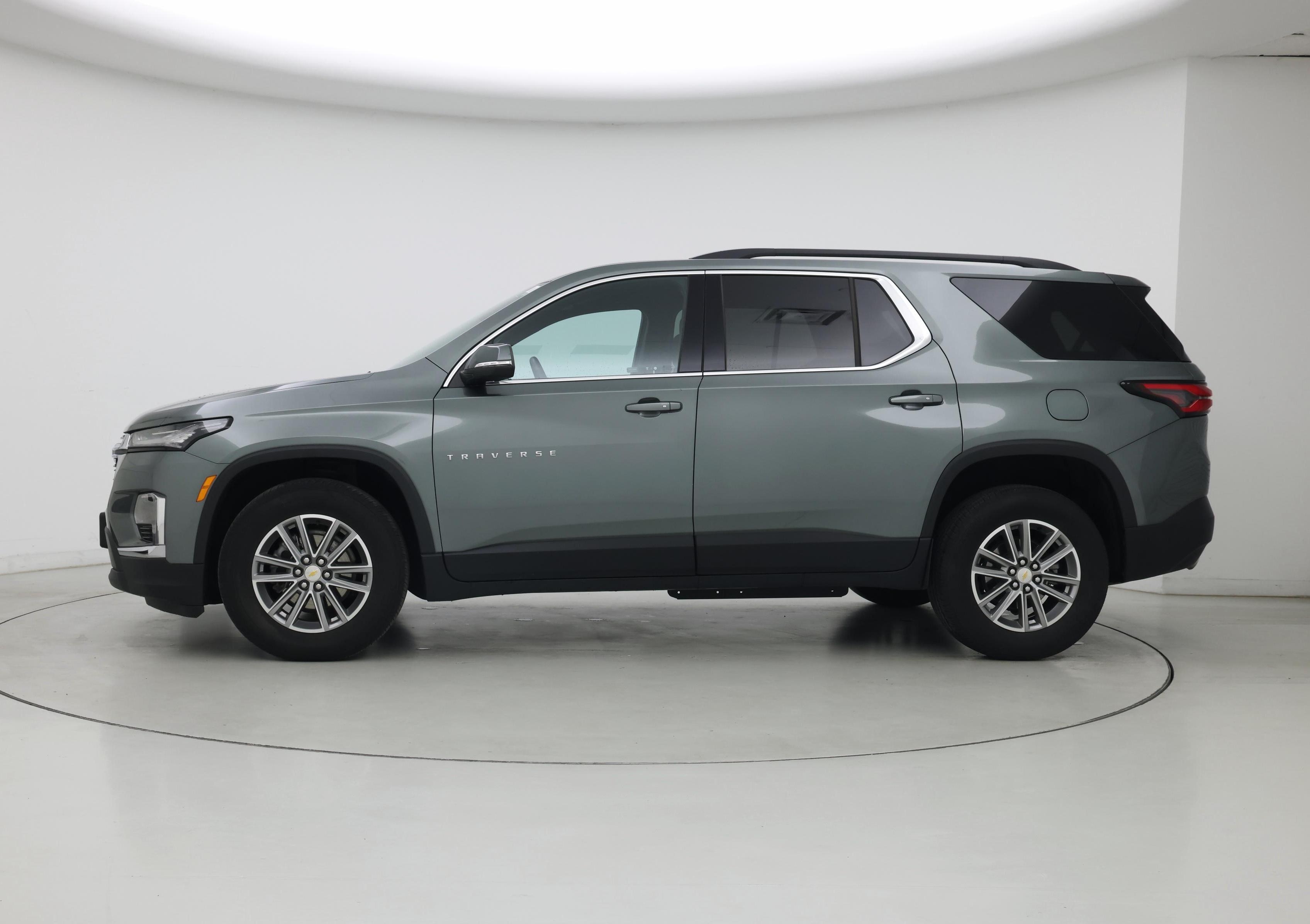 Thumbnail: 2023 Chevrolet Traverse - 3