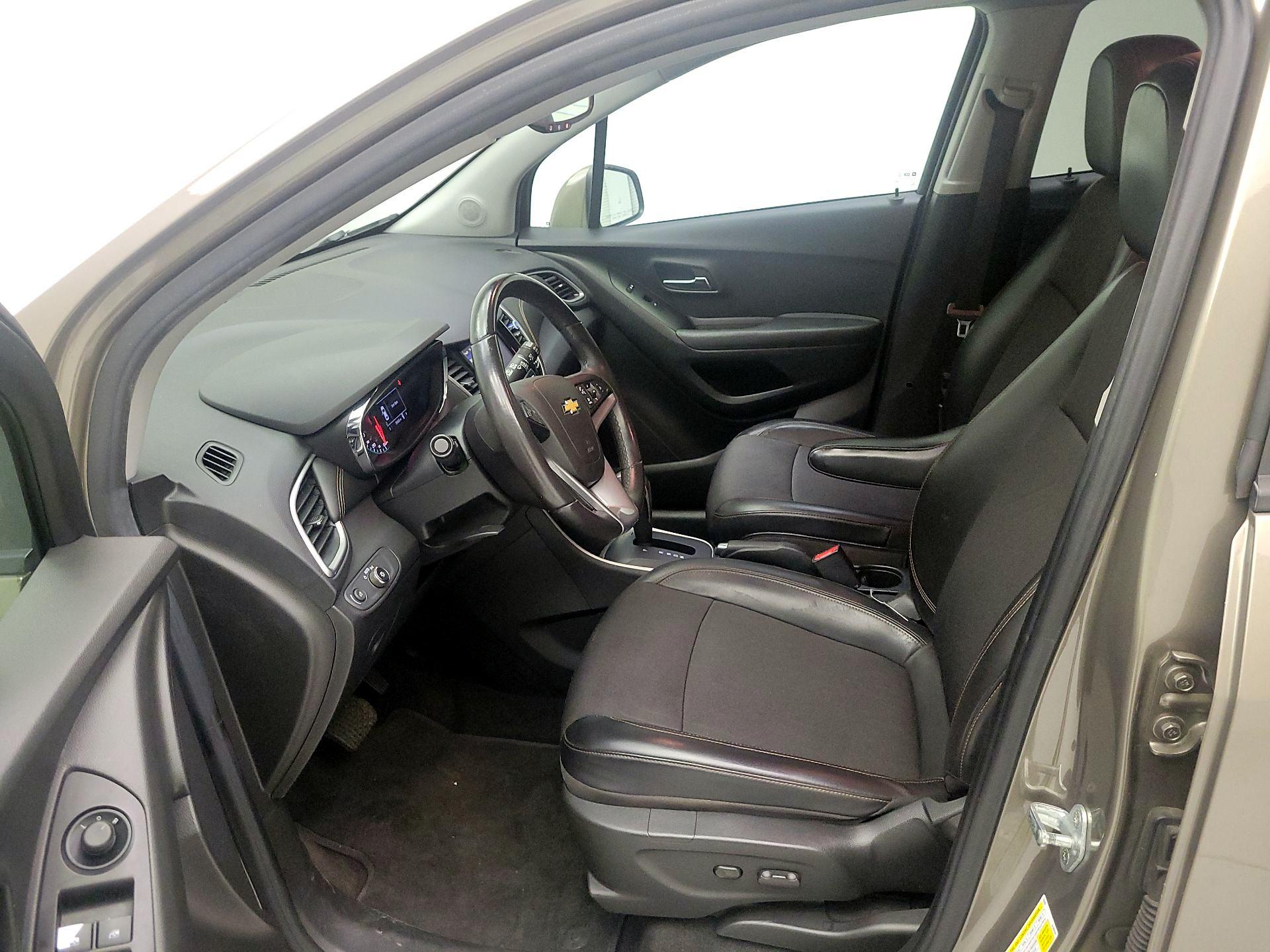 Thumbnail: 2021 Chevrolet Trax - 9