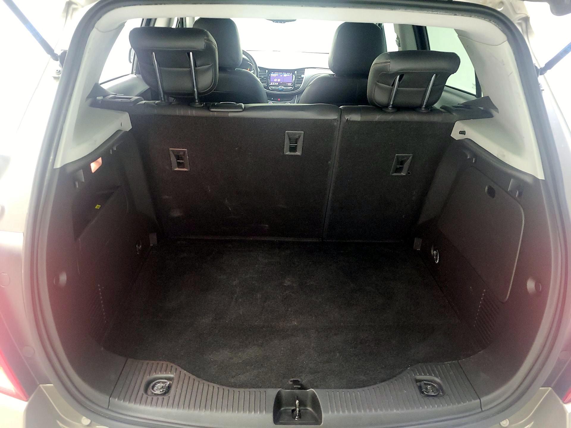 Thumbnail: 2021 Chevrolet Trax - 18