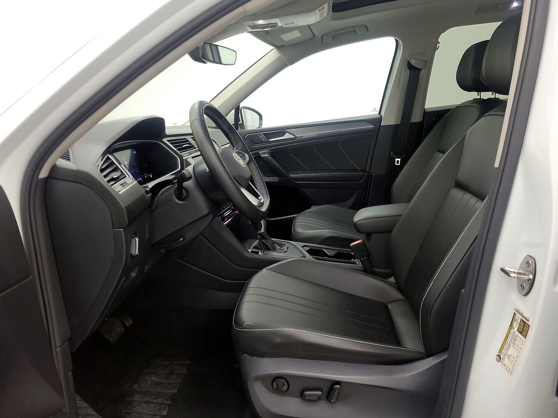 Thumbnail: 2024 Volkswagen Tiguan - 11