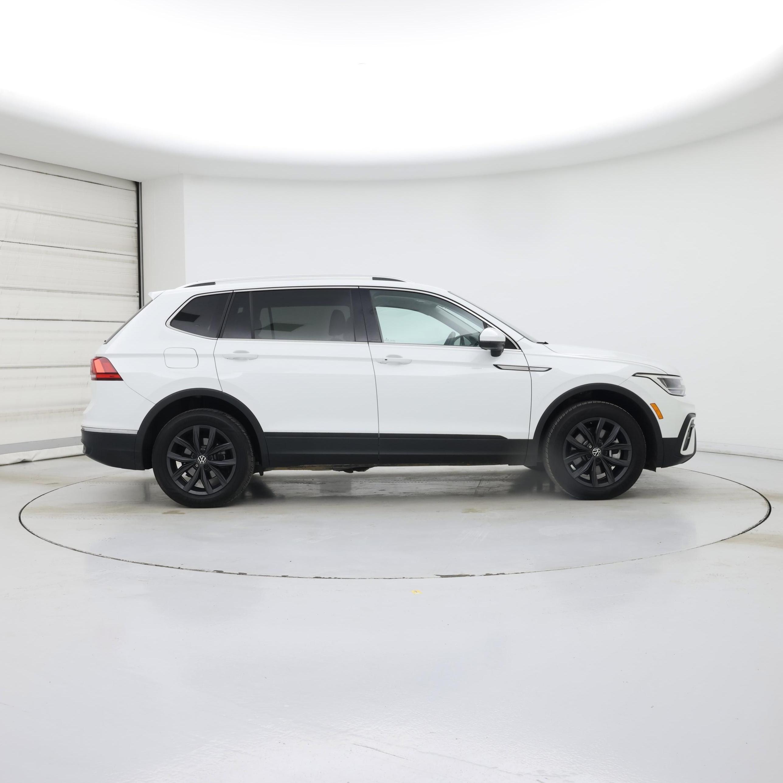 Thumbnail: 2024 Volkswagen Tiguan - 7