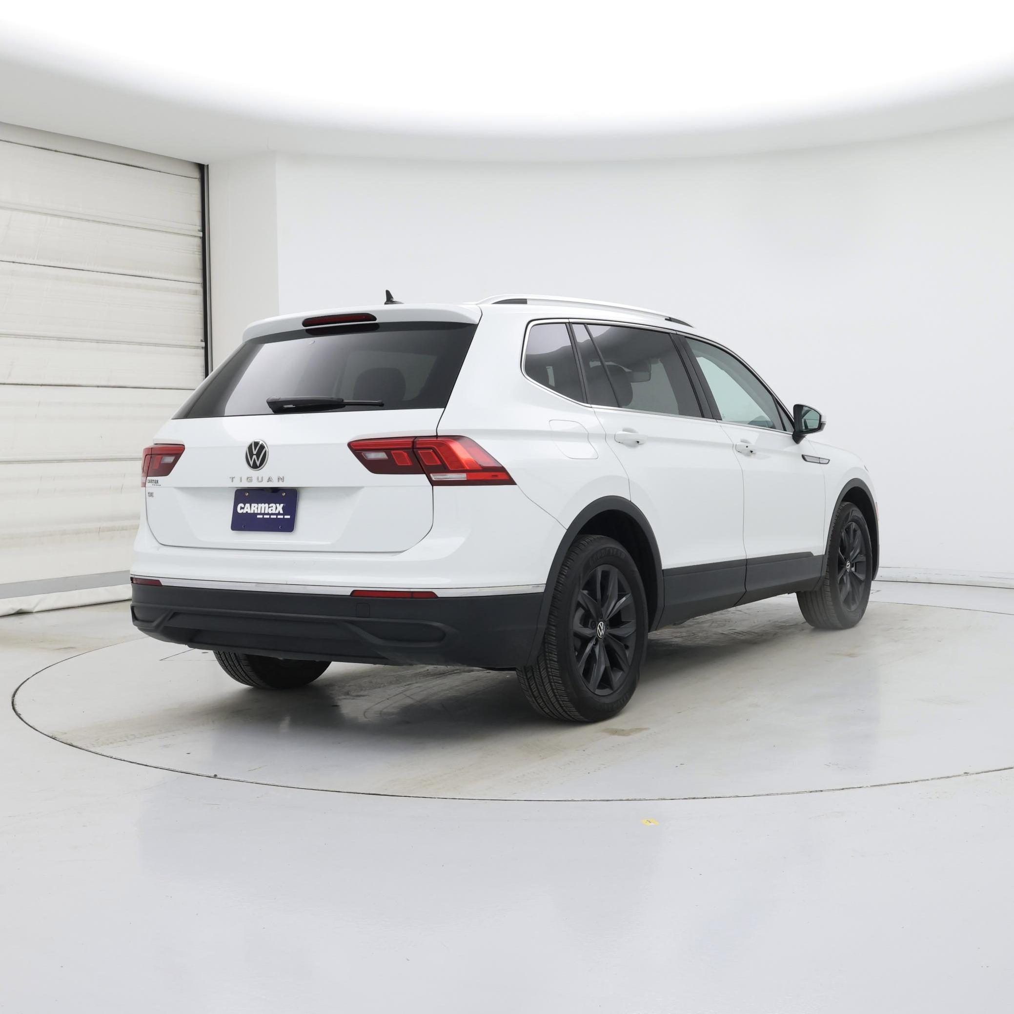 Thumbnail: 2024 Volkswagen Tiguan - 8