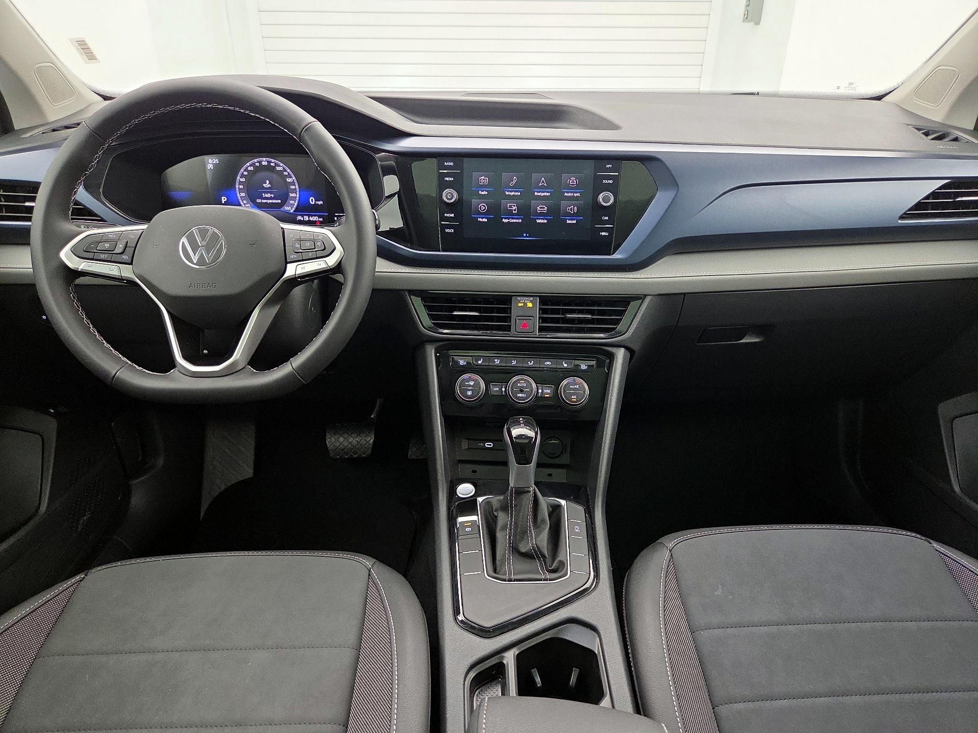 Thumbnail: 2024 Volkswagen Taos - 9