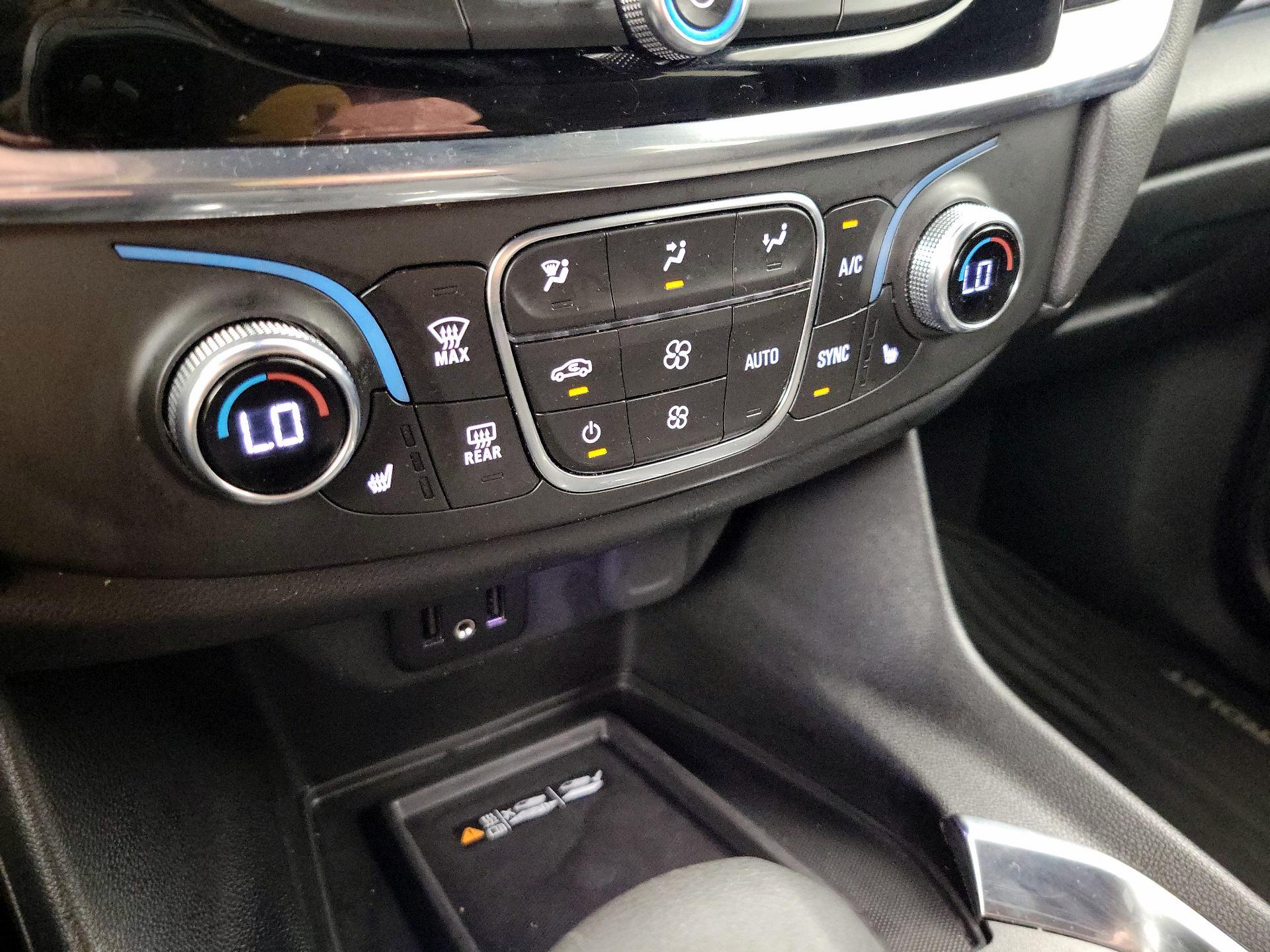 Thumbnail: 2023 Chevrolet Traverse - 16