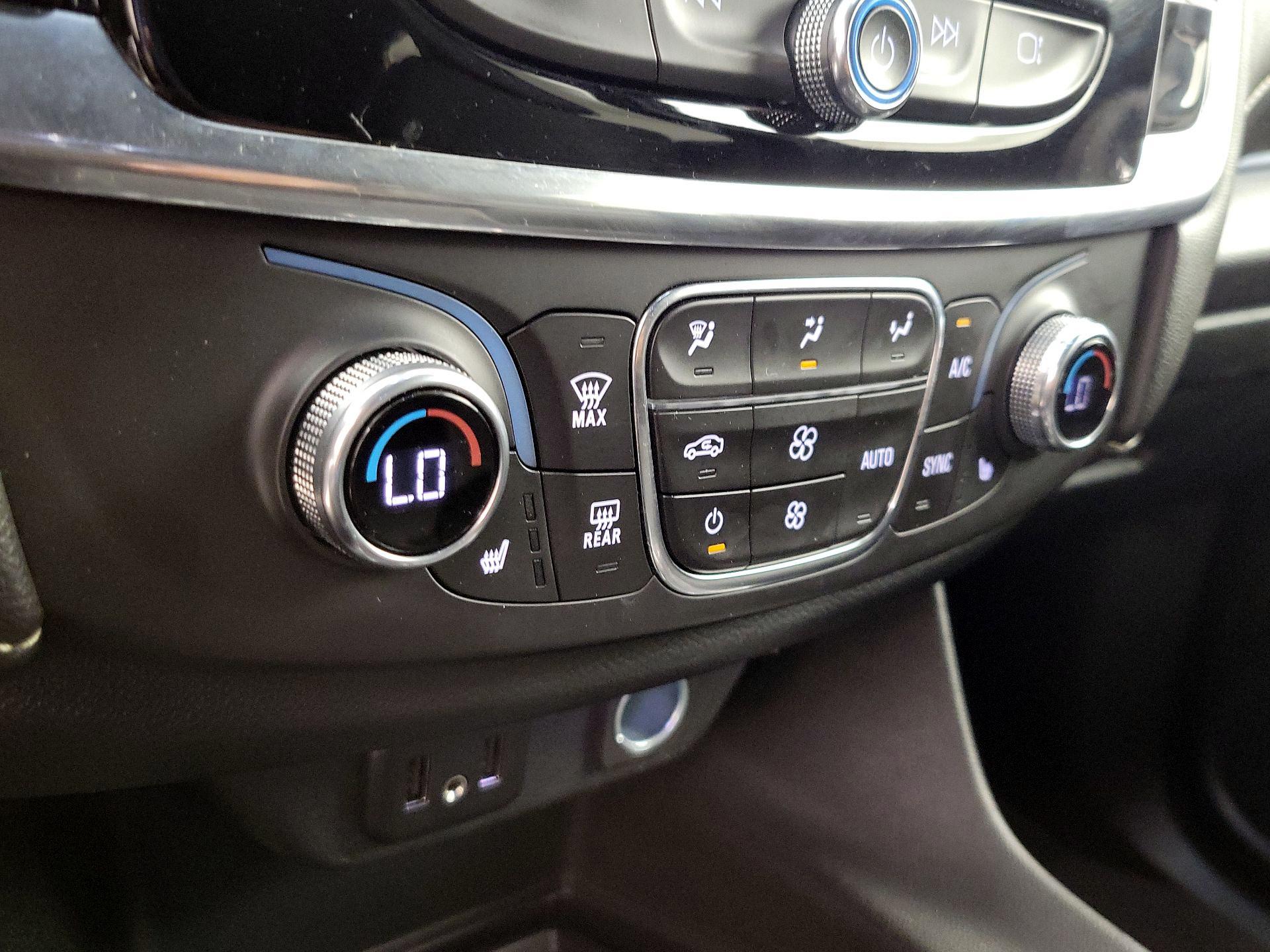 Thumbnail: 2023 Chevrolet Traverse - 16