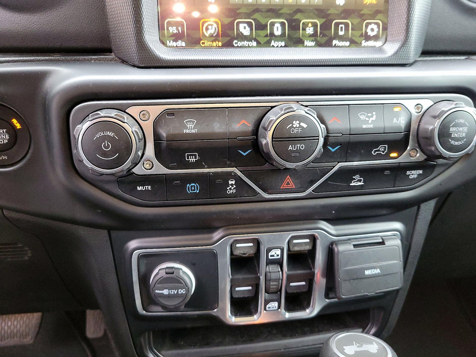 2021 Jeep Wrangler Unlimited Sahara 4XE - Photo 18