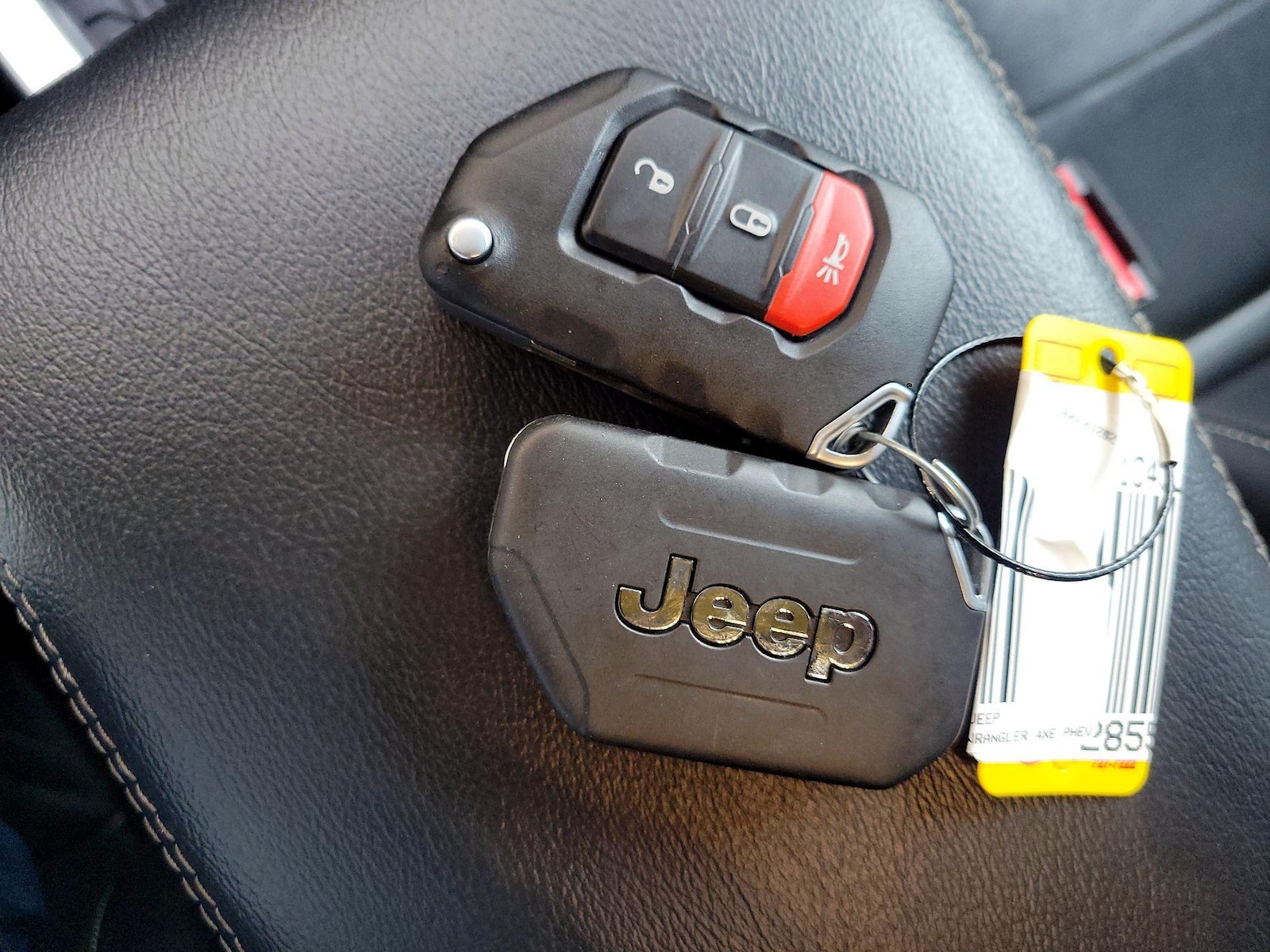 2021 Jeep Wrangler Unlimited Sahara 4XE - Photo 25