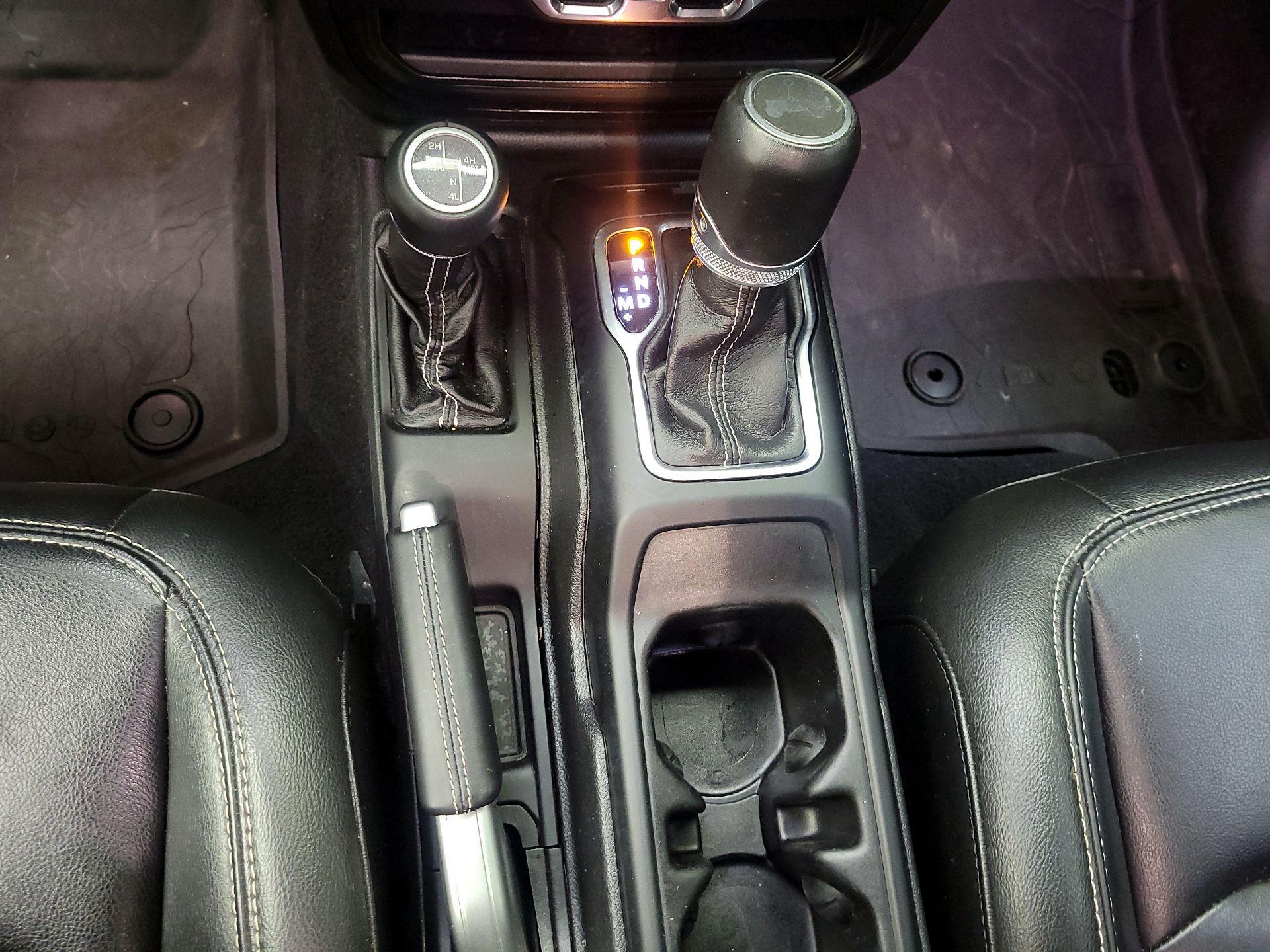 Thumbnail: 2022 Jeep Wrangler - 16