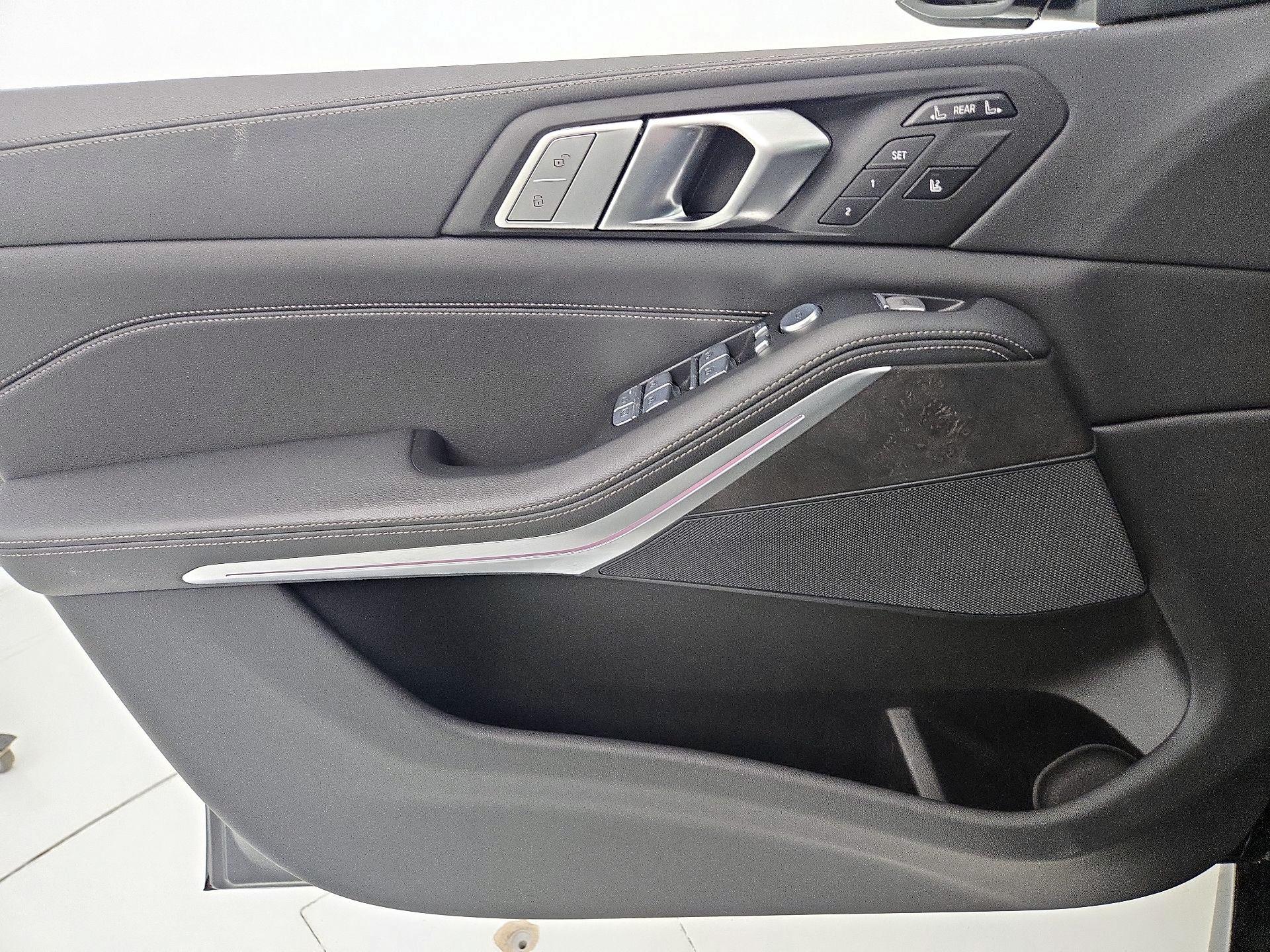 Thumbnail: 2022 BMW X7 - 12