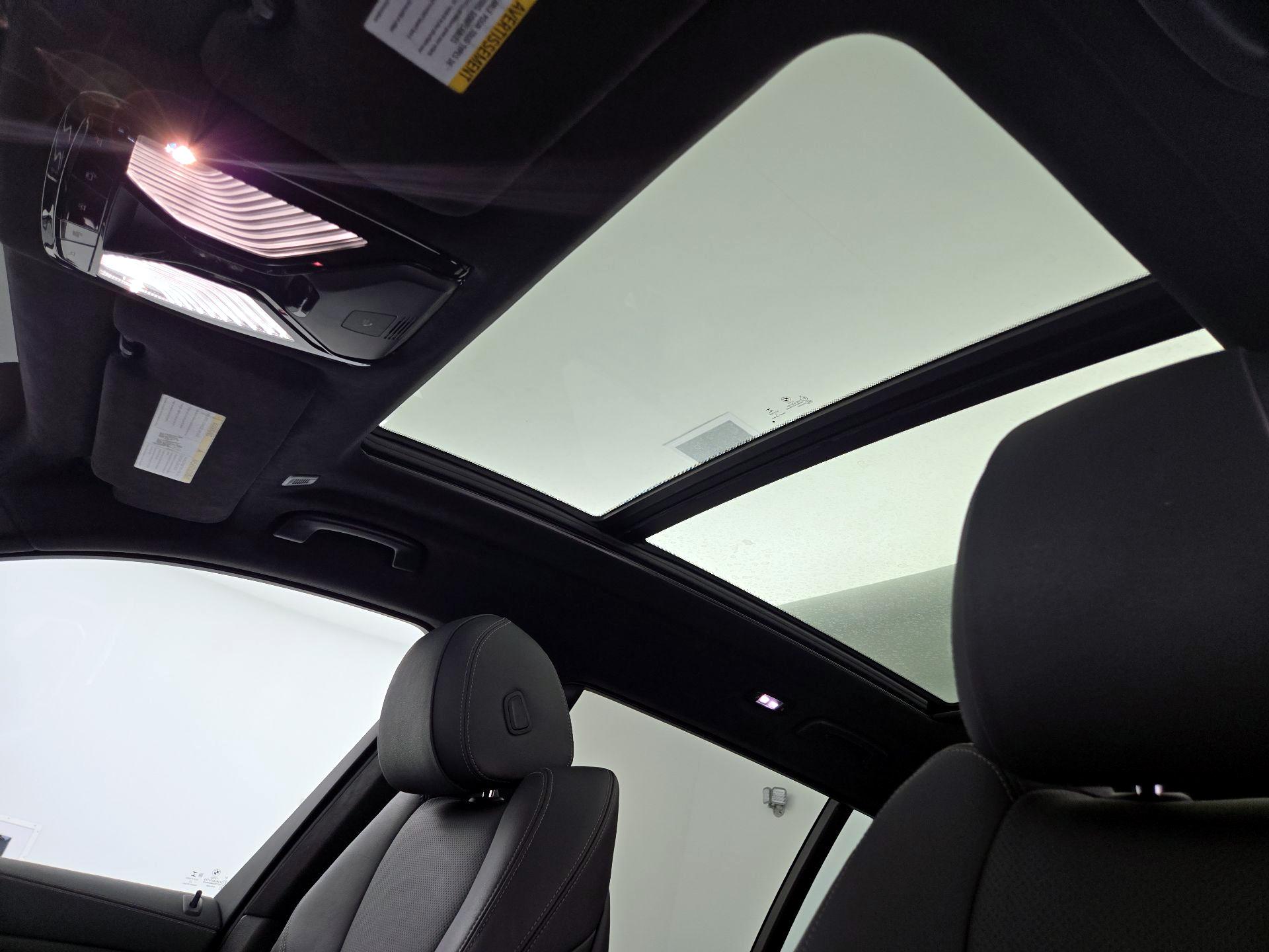 Thumbnail: 2022 BMW X7 - 20