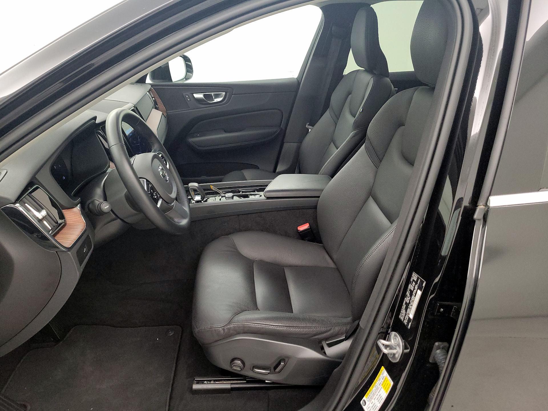 Thumbnail: 2023 Volvo XC60 - 9