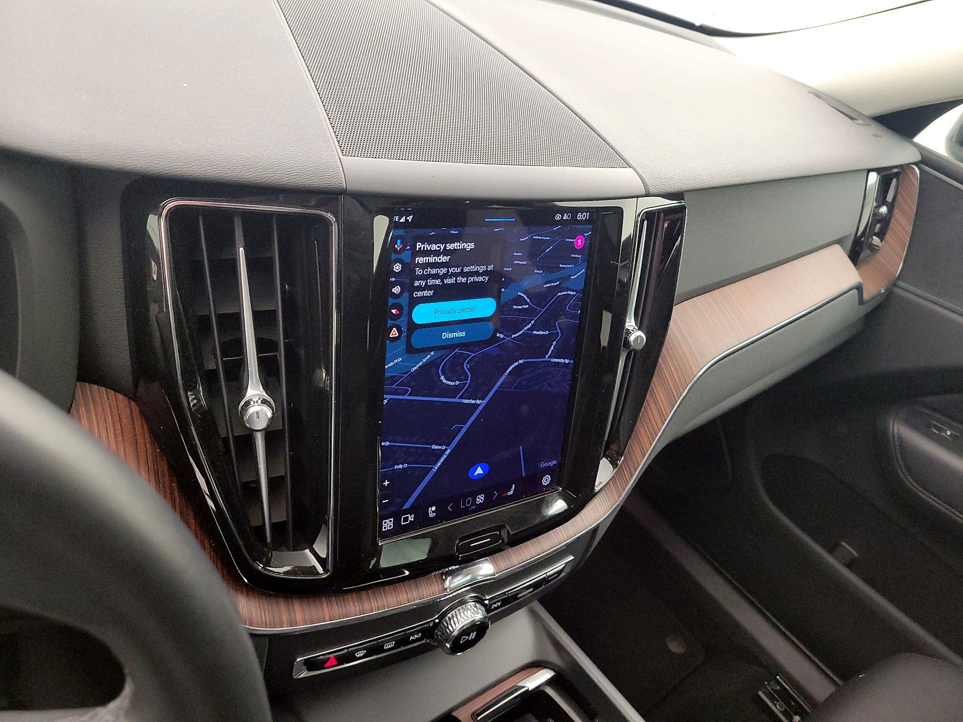 Thumbnail: 2023 Volvo XC60 - 12