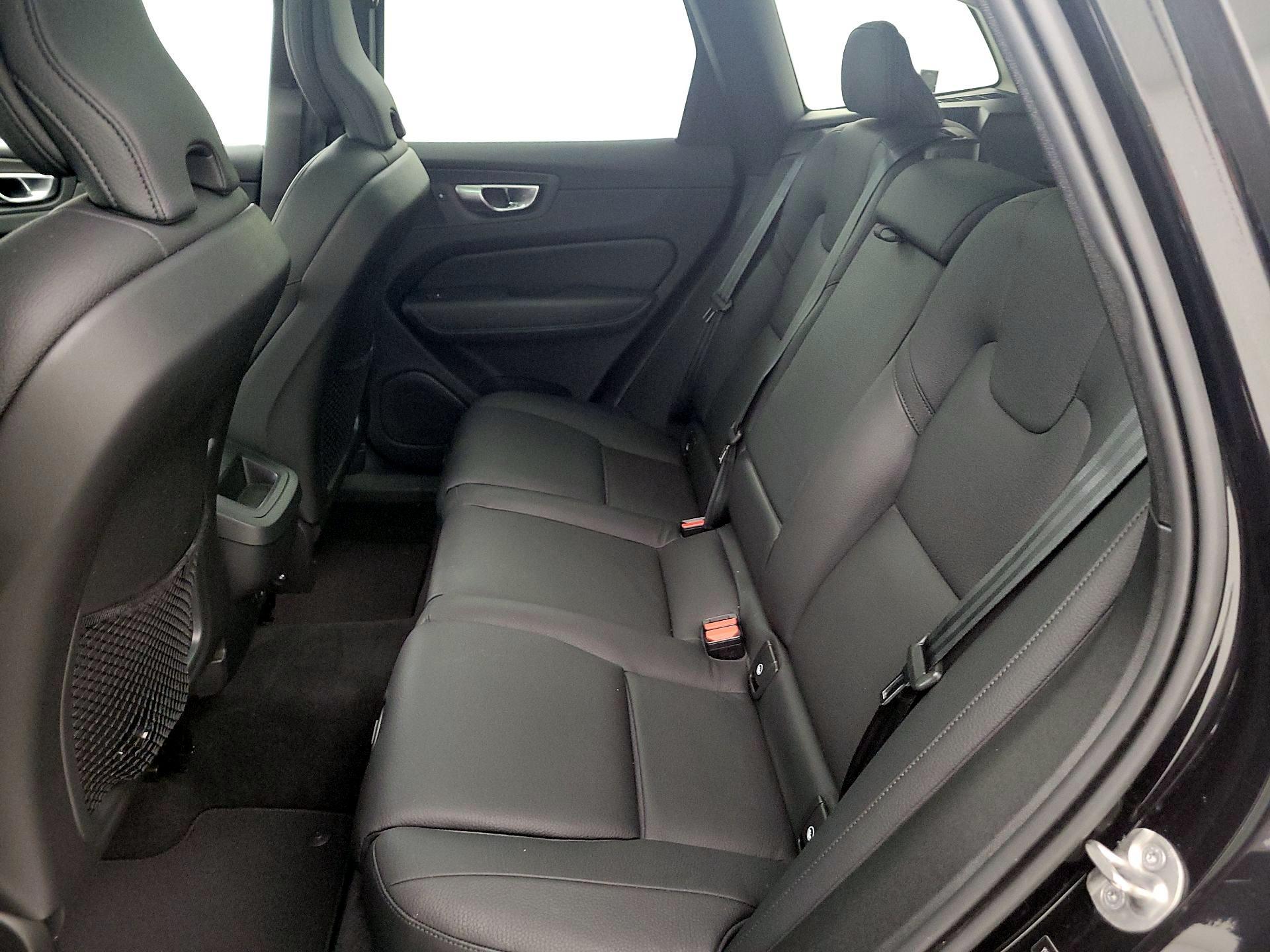 Thumbnail: 2023 Volvo XC60 - 19