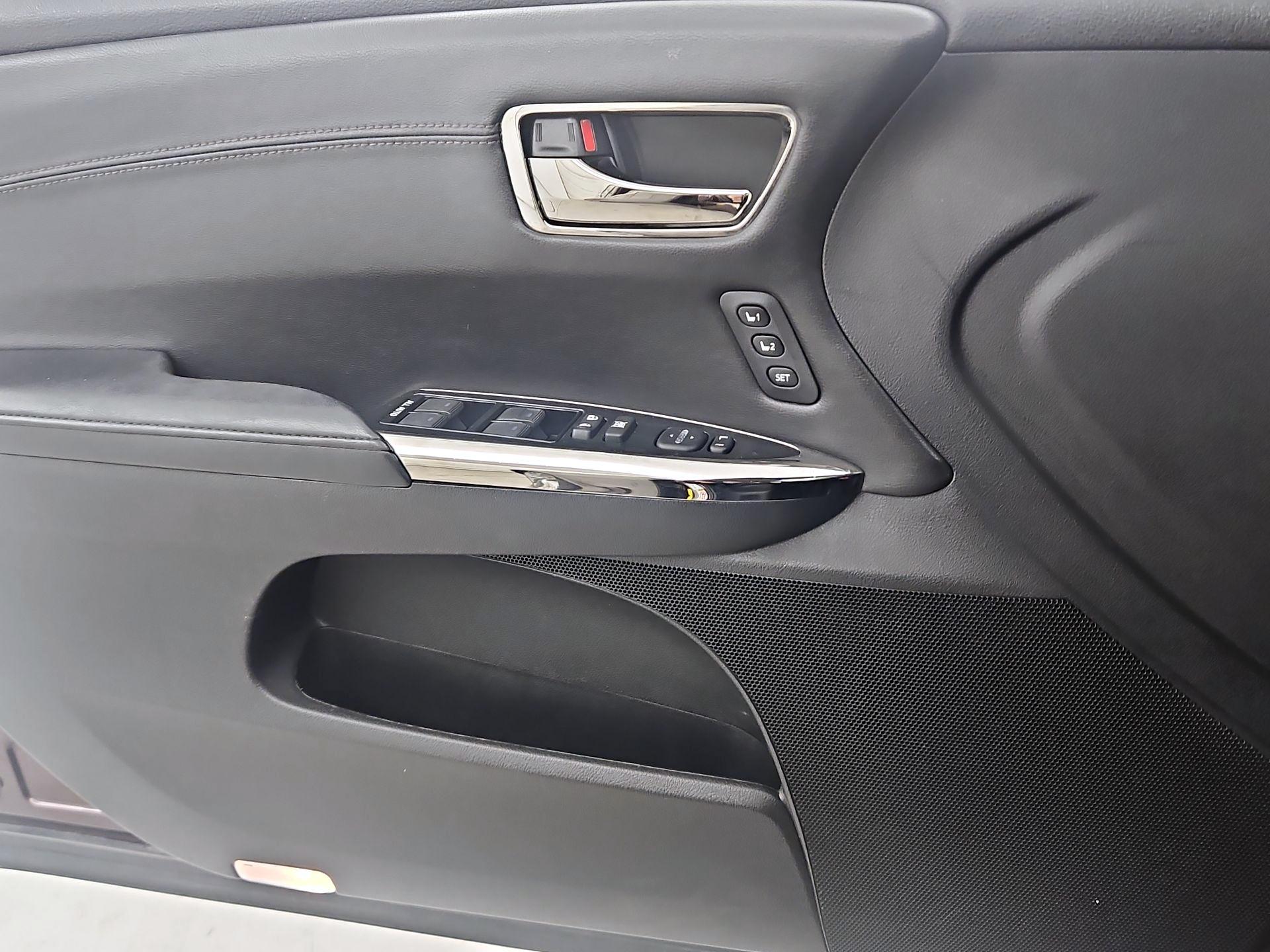 Thumbnail: 2014 Toyota Avalon - 12