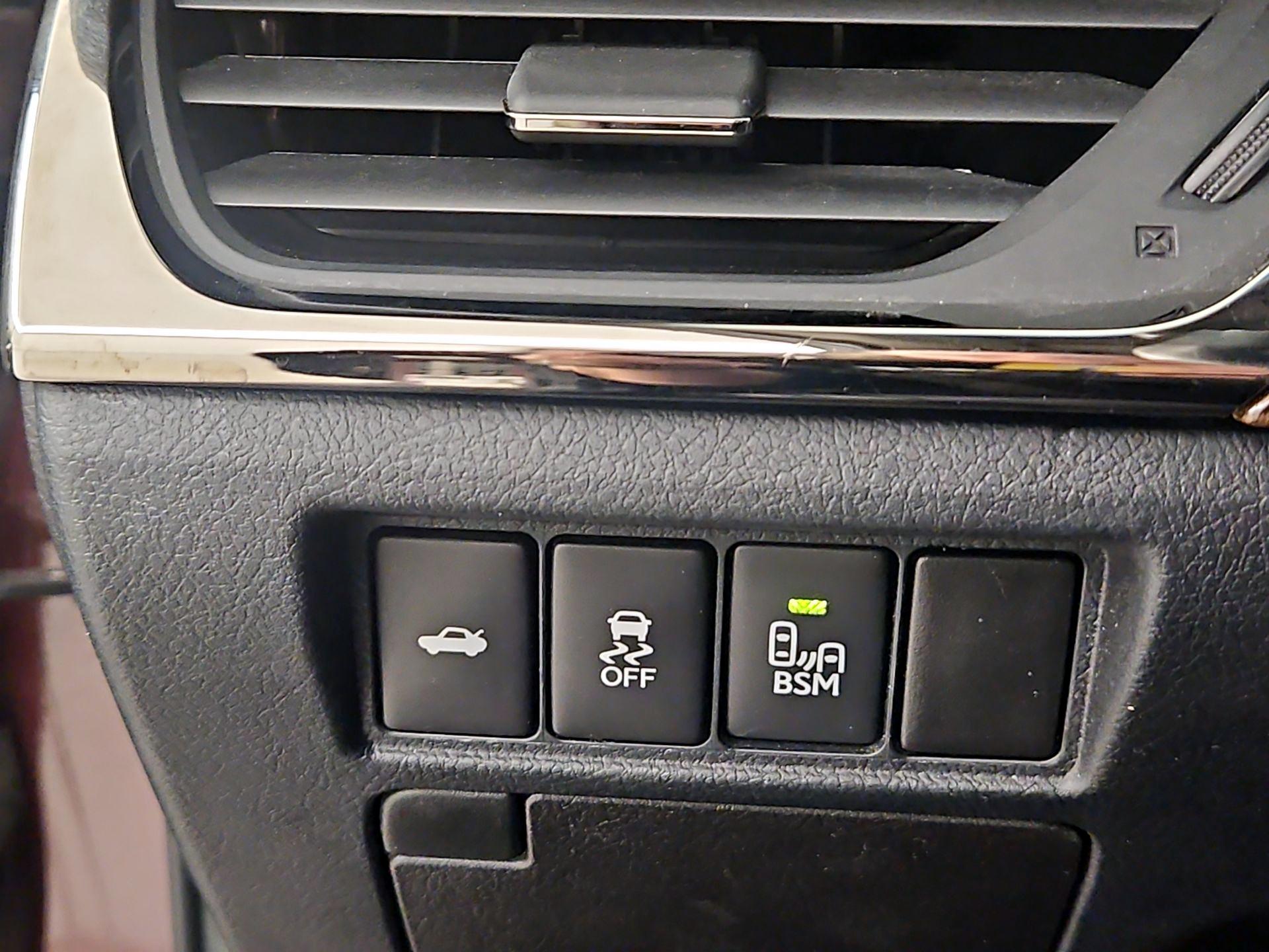 Thumbnail: 2014 Toyota Avalon - 13