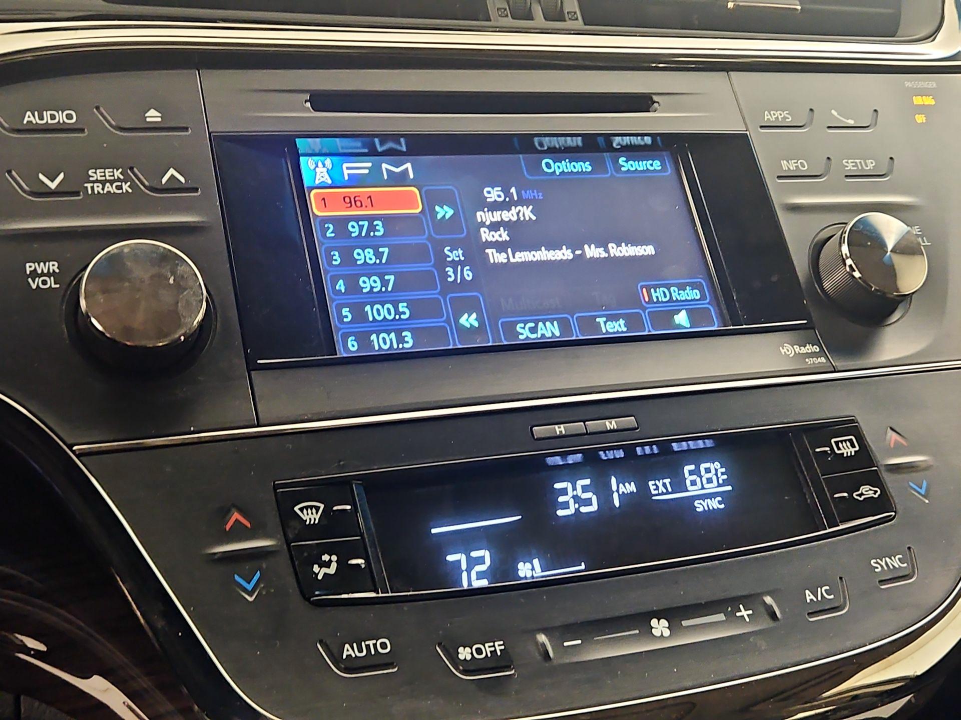 Thumbnail: 2014 Toyota Avalon - 16