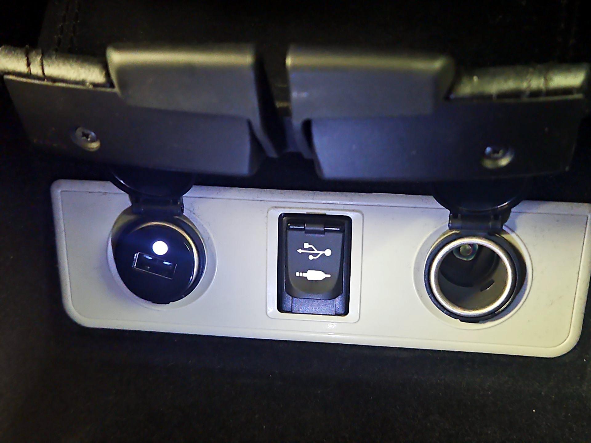 Thumbnail: 2014 Toyota Avalon - 19