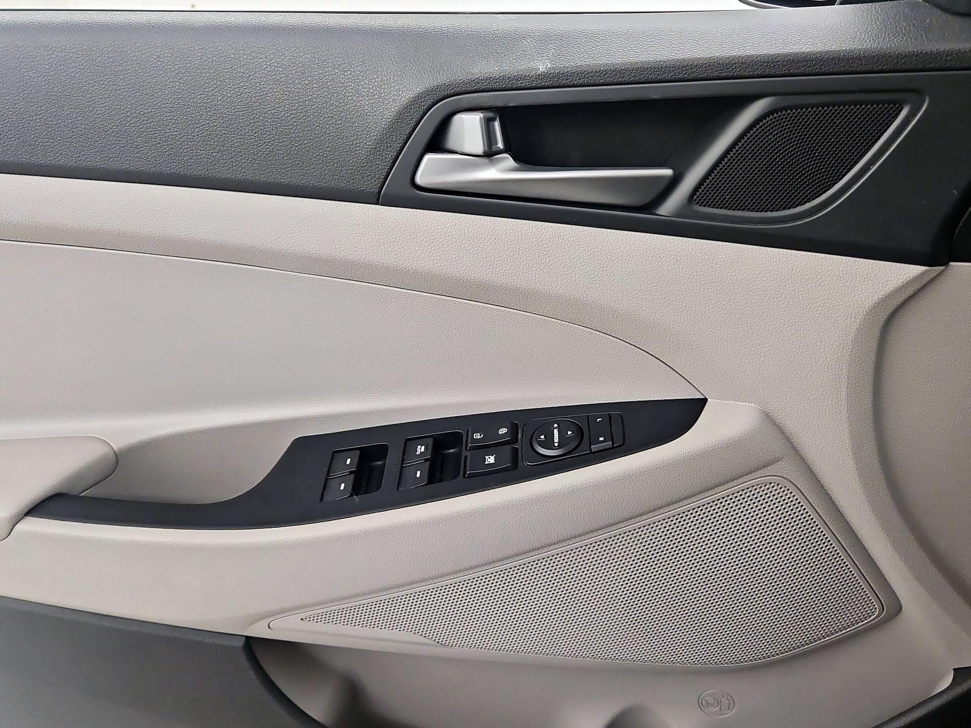 Thumbnail: 2017 Hyundai Tucson - 12