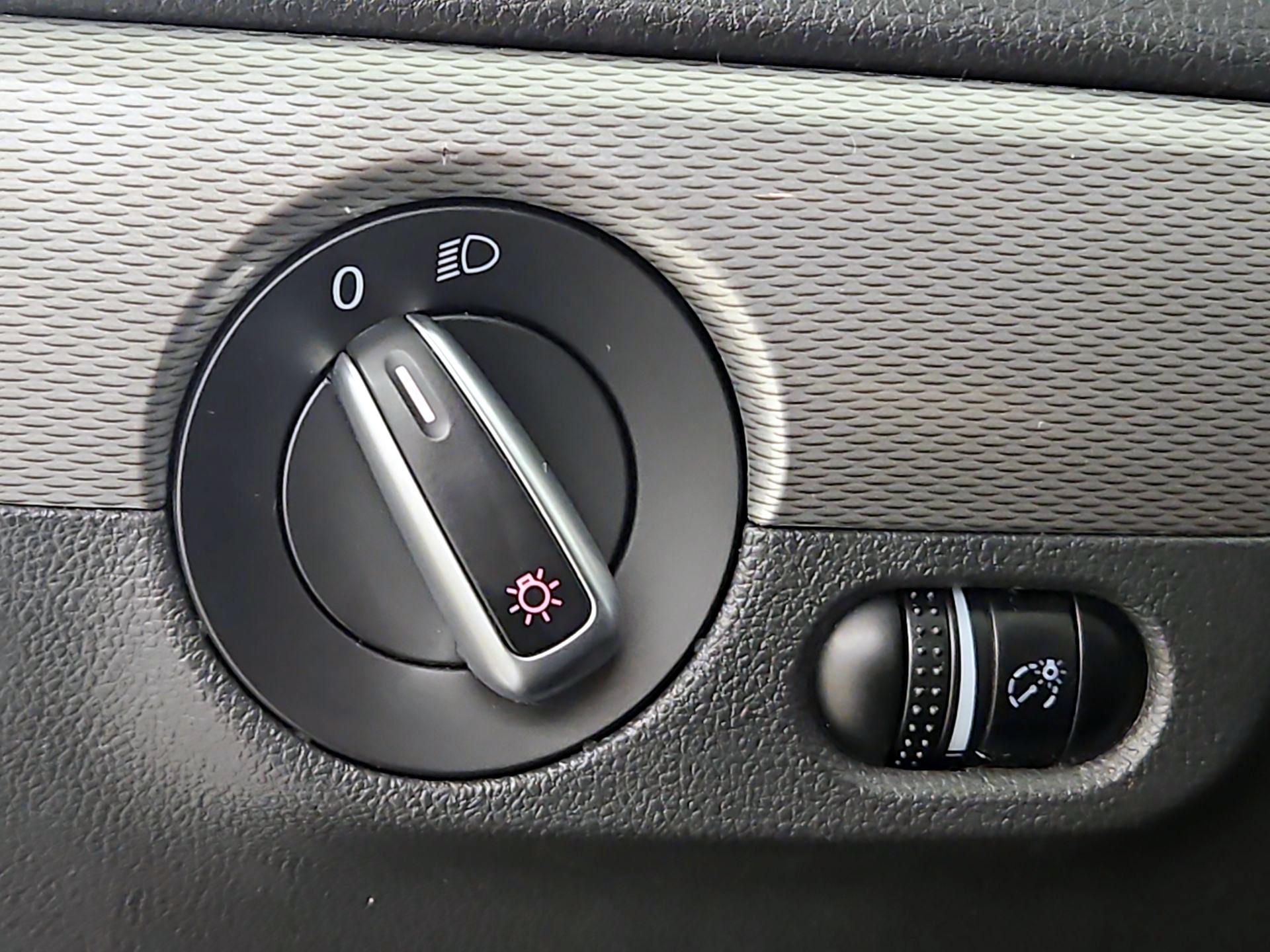 Thumbnail: 2018 Volkswagen Jetta - 13