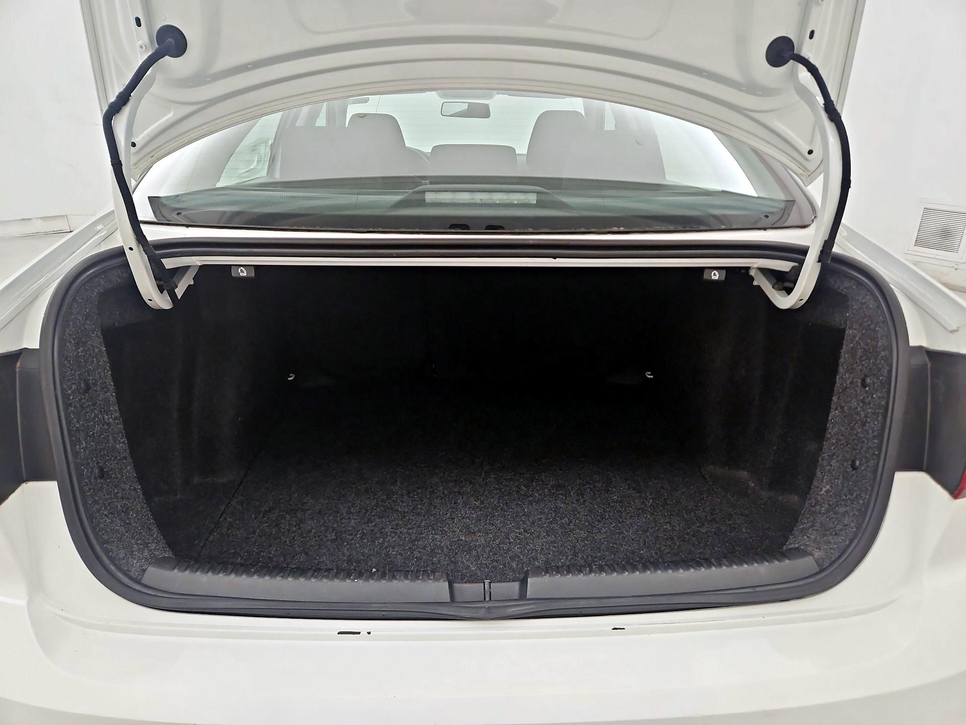 Thumbnail: 2018 Volkswagen Jetta - 20