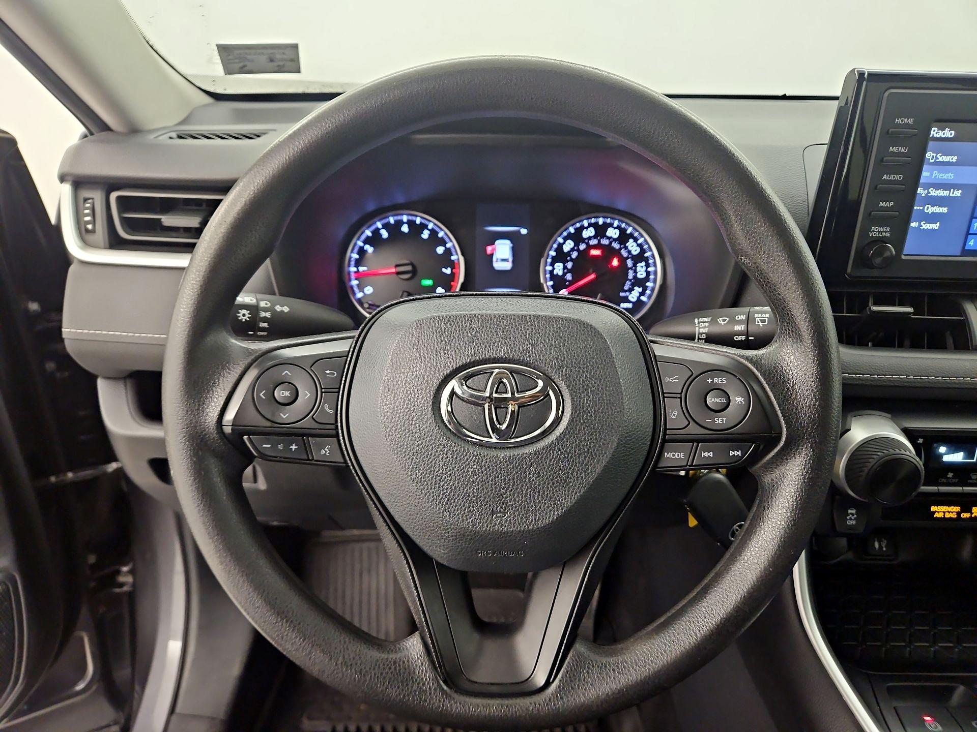 Thumbnail: 2019 Toyota RAV4 - 10